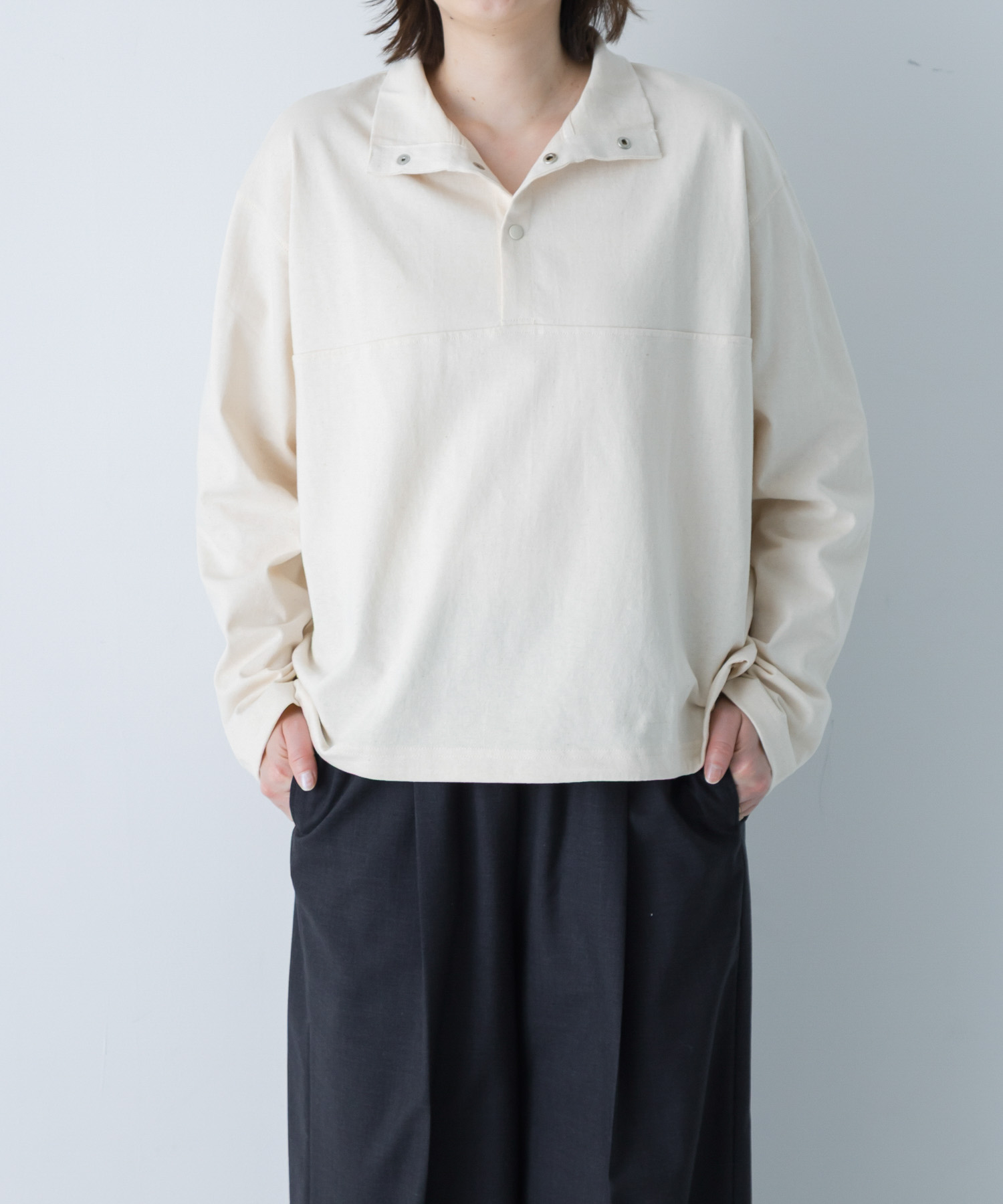 ハーフボタンプルオーバー