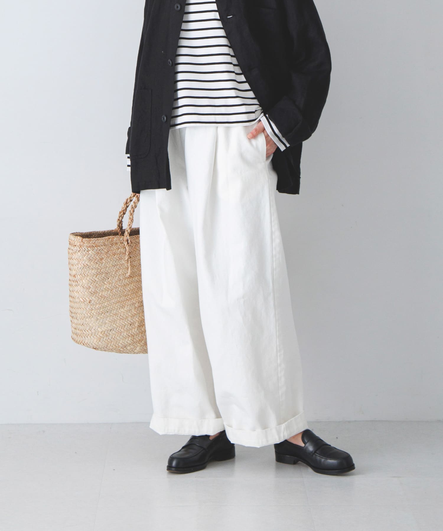 ホワイトデニムワイドパンツ
