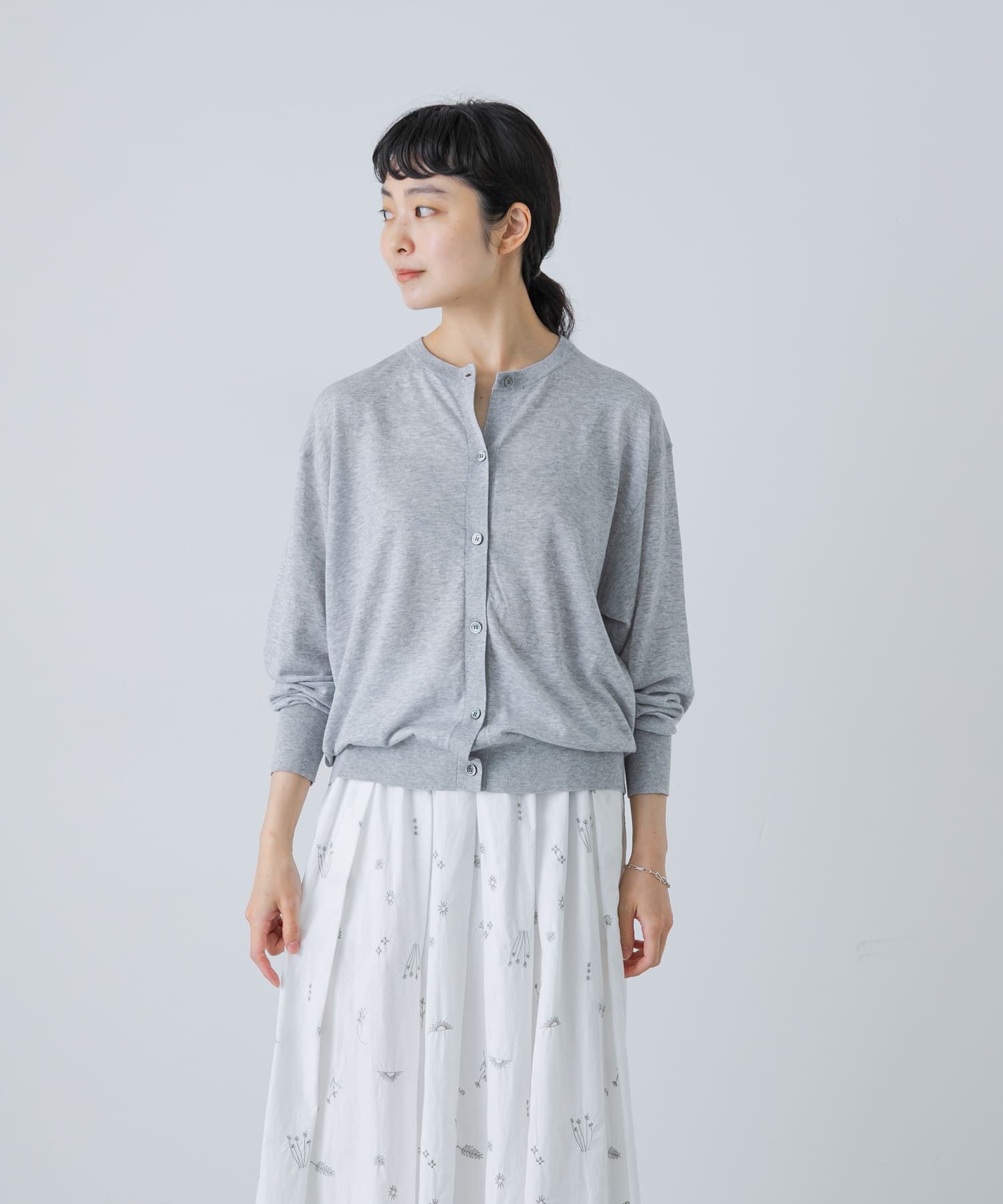 GRAY