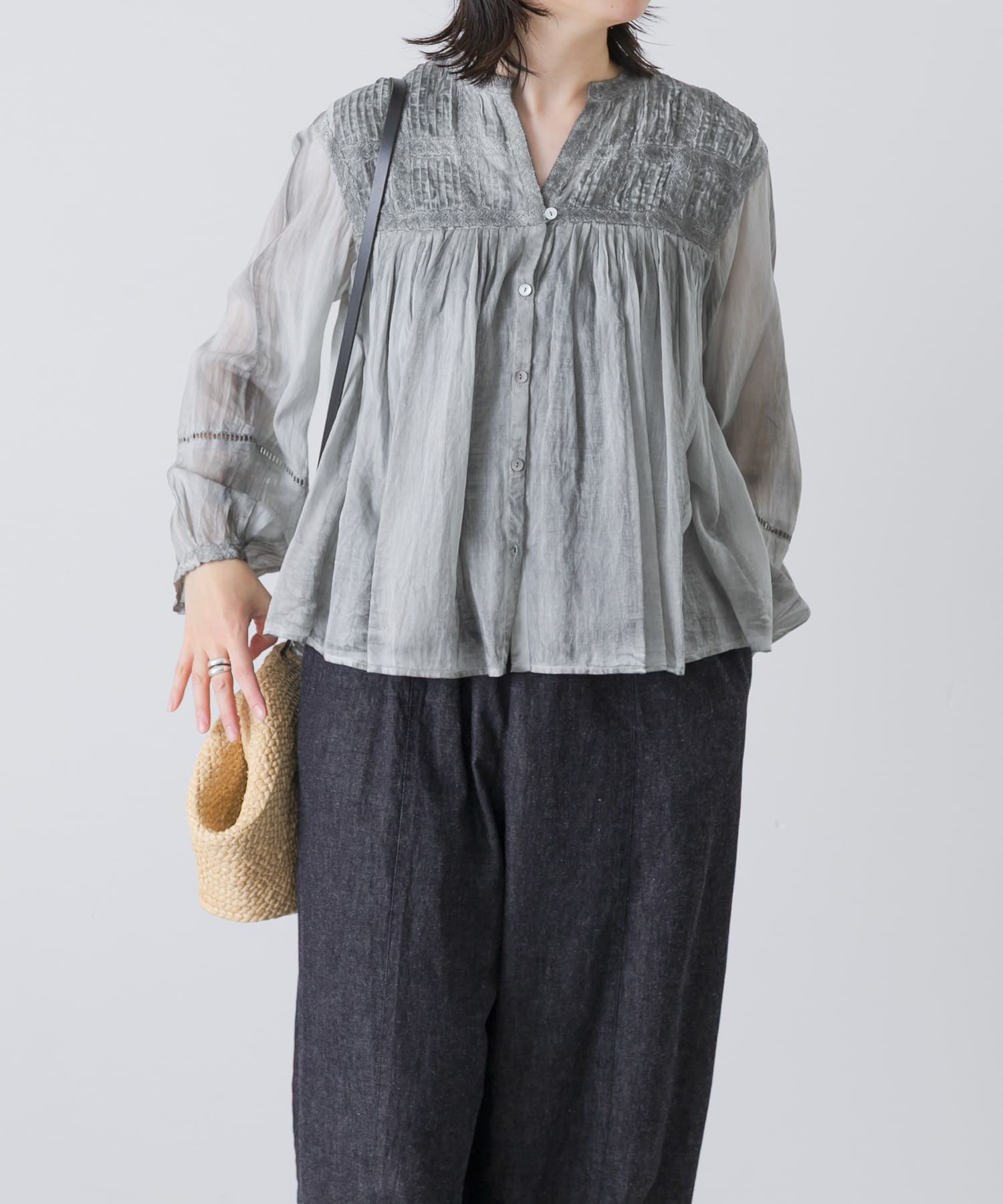 GRAY