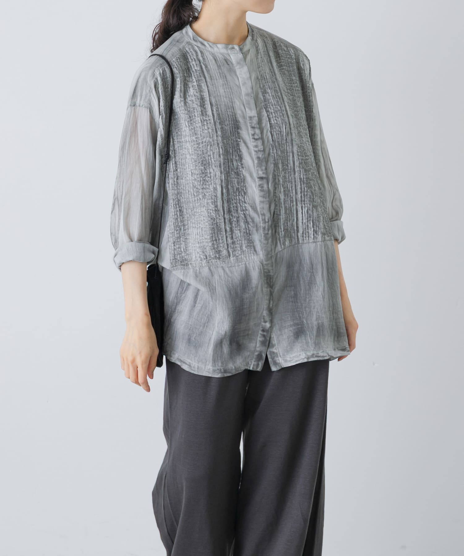 GRAY