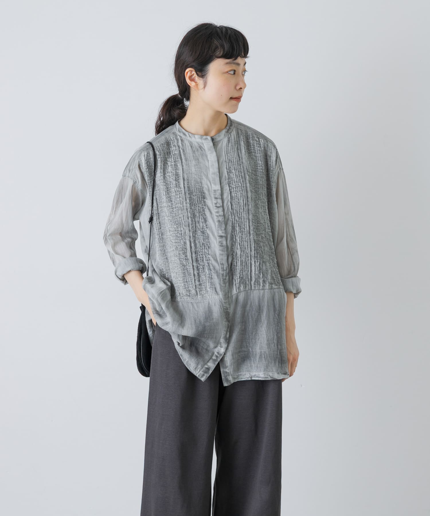 GRAY