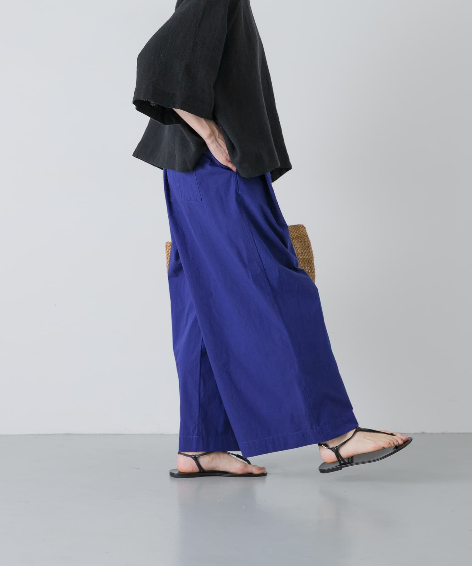 ROYAL BLUE