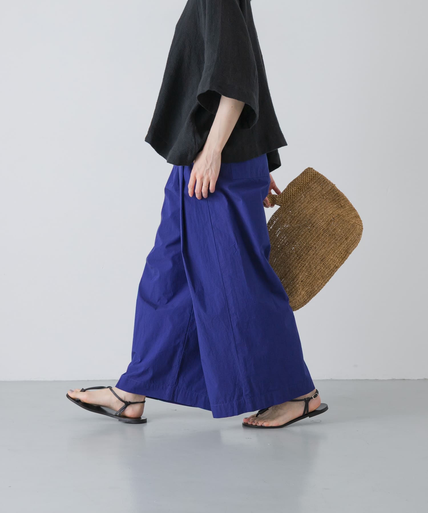 ROYAL BLUE
