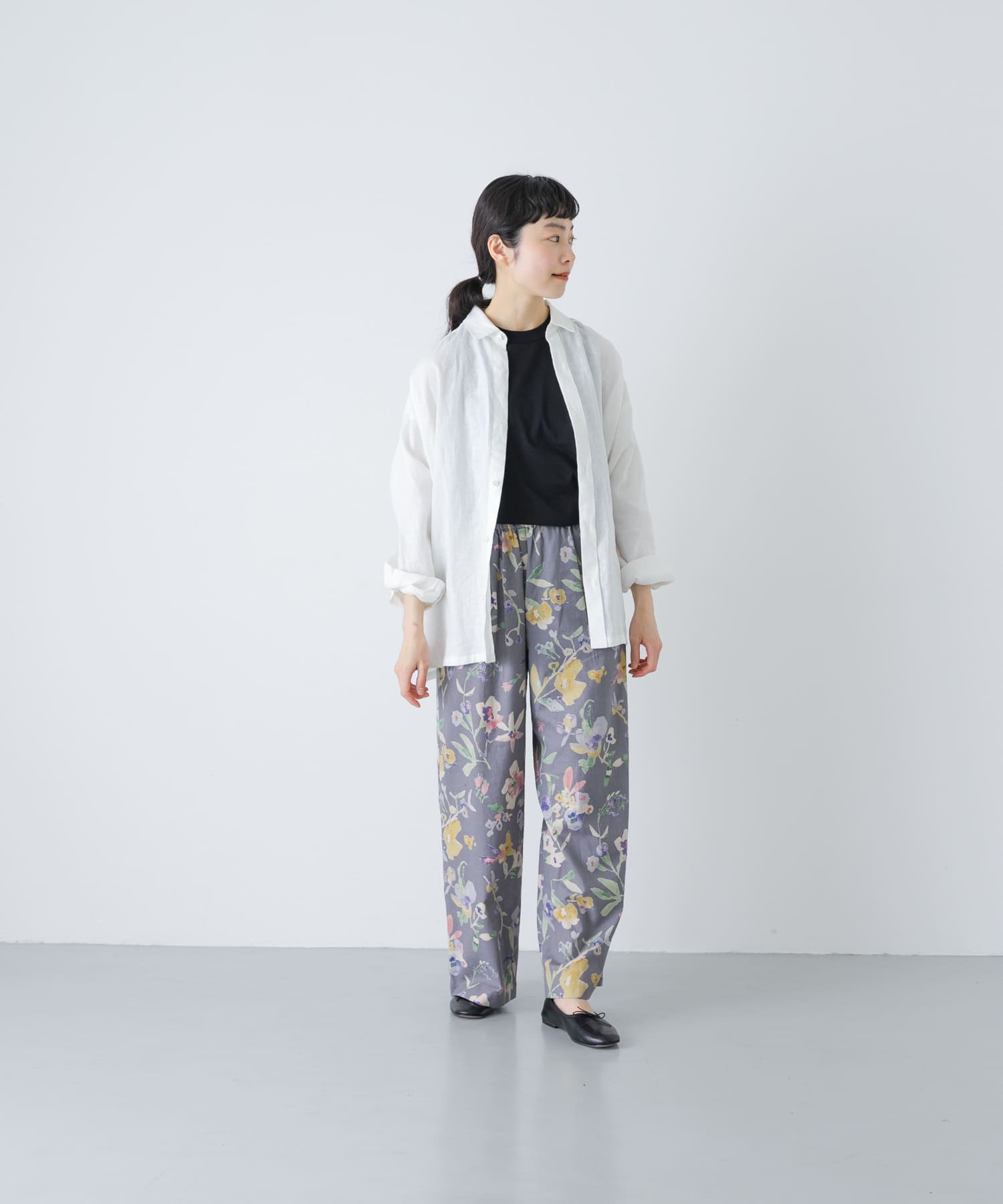 GRAY