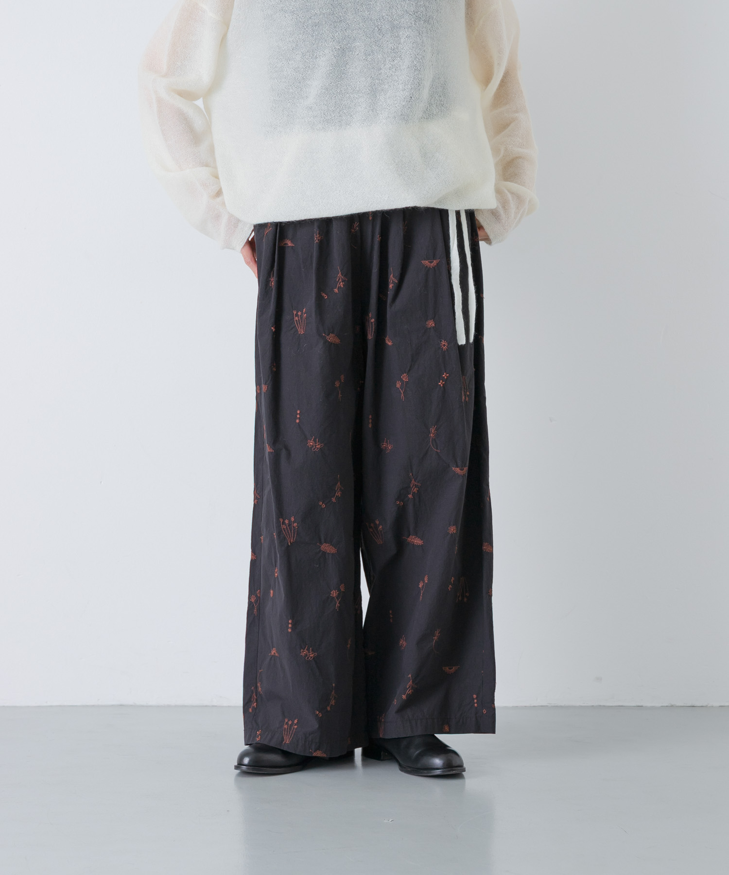 ドローイング刺繍パンツ