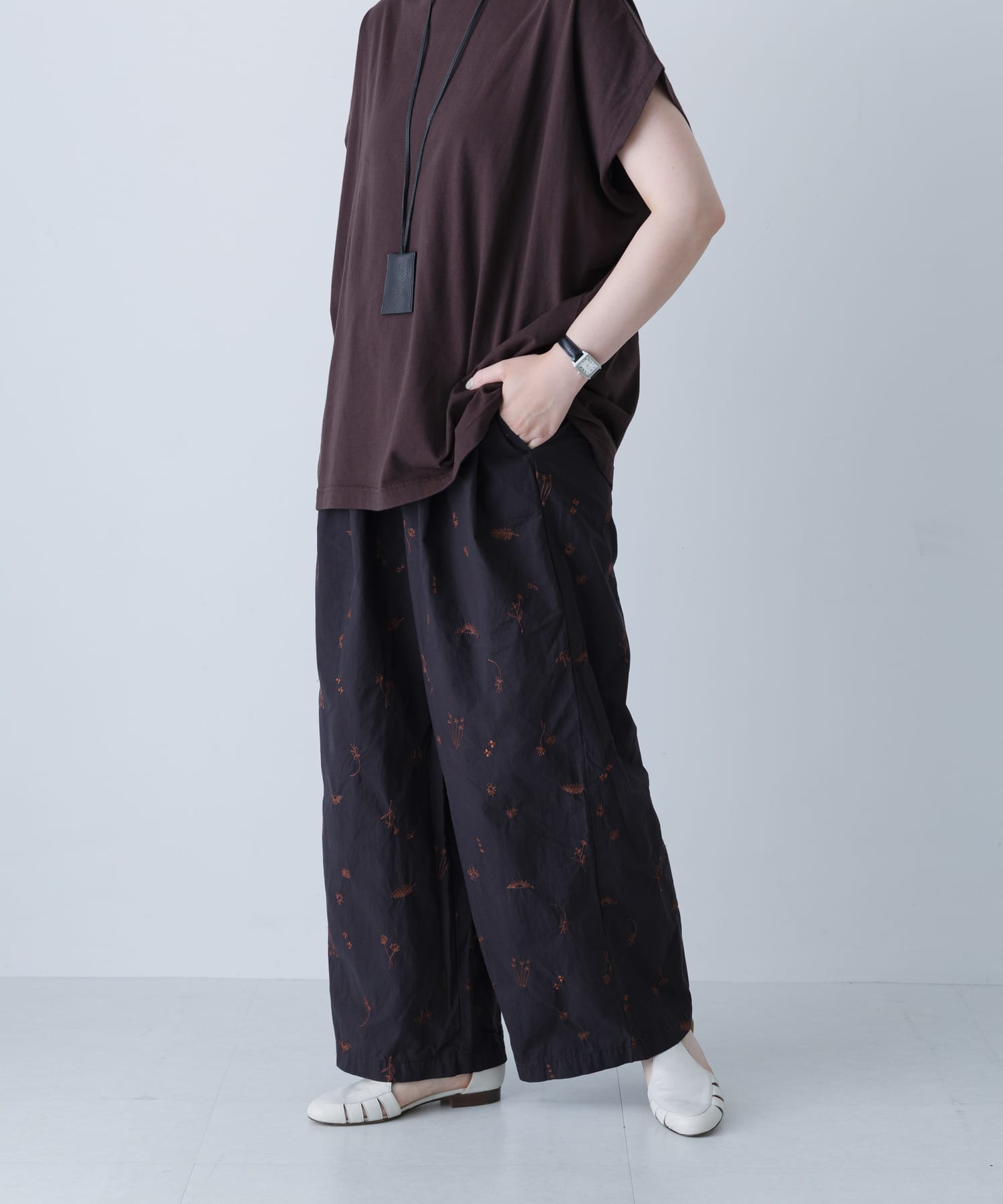 ドローイング刺繍パンツ