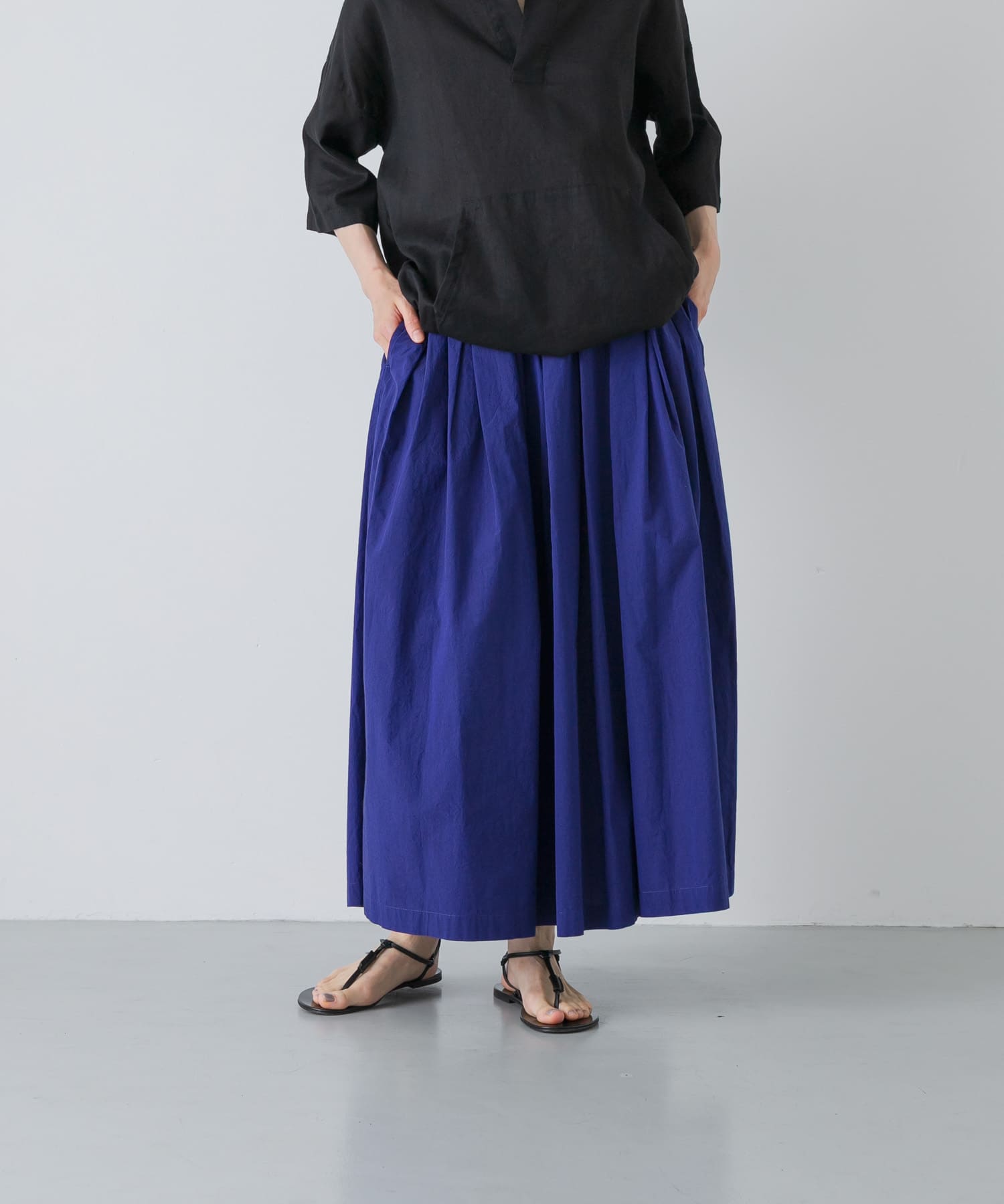 ROYAL BLUE