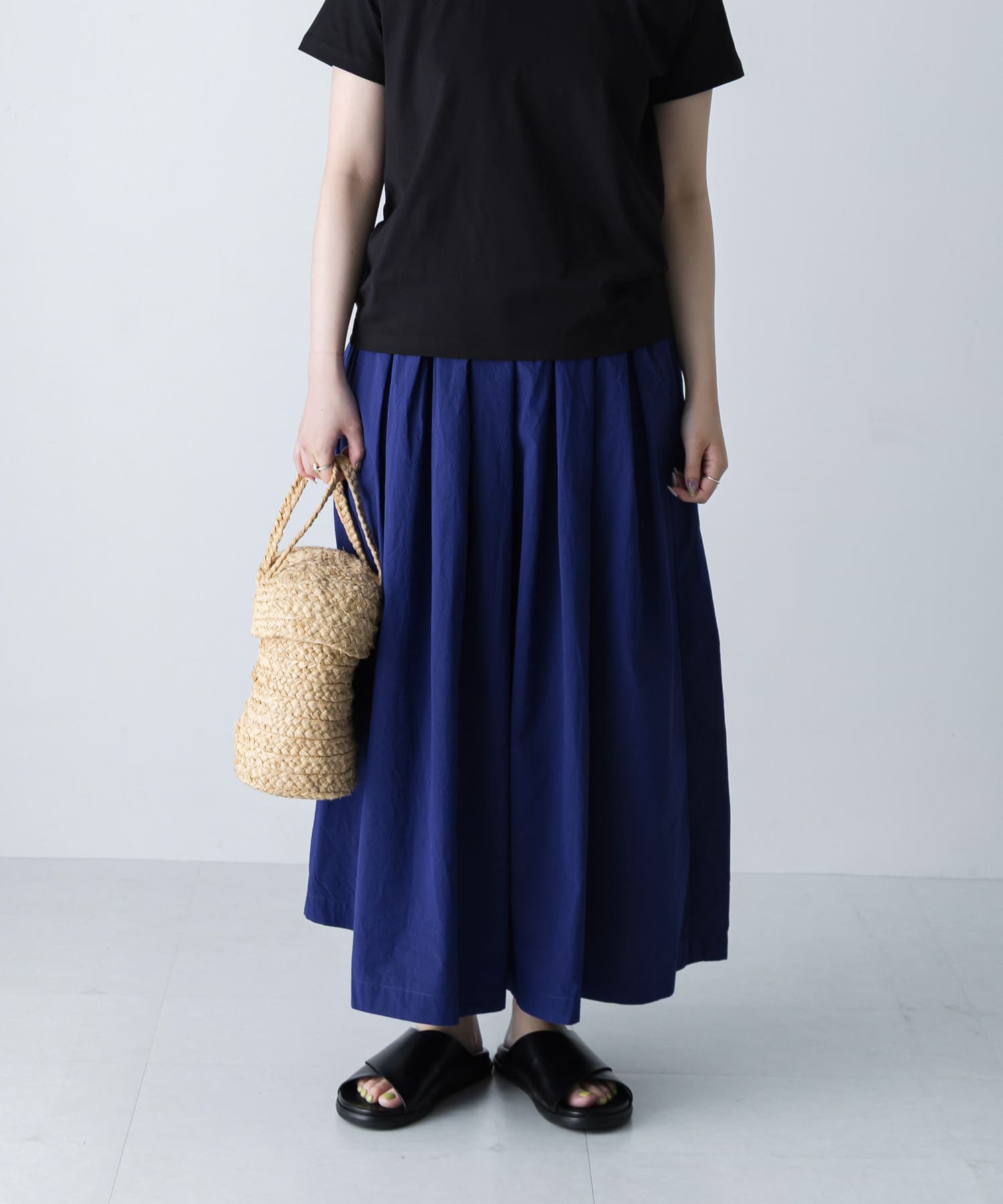 ROYAL BLUE
