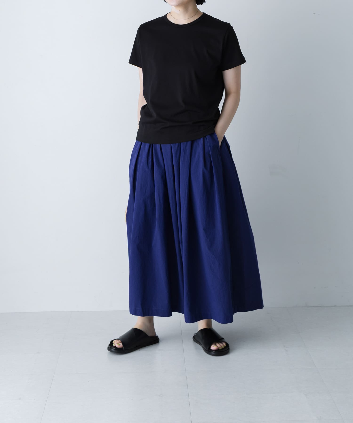 ROYAL BLUE
