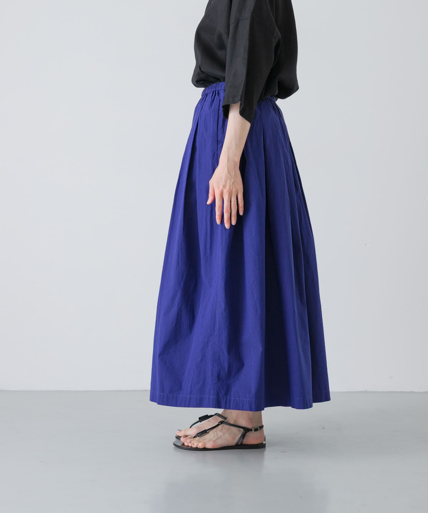 ROYAL BLUE