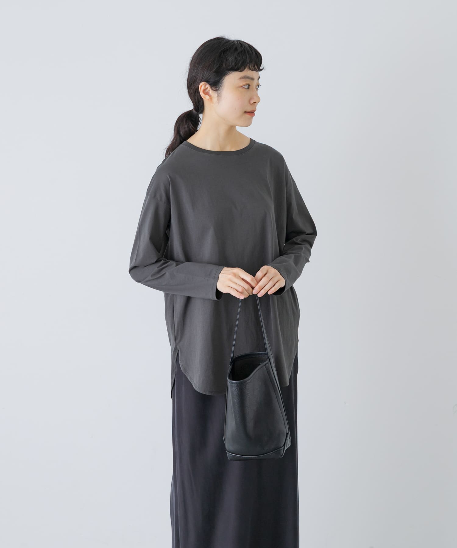 コットンラウンドカットソー