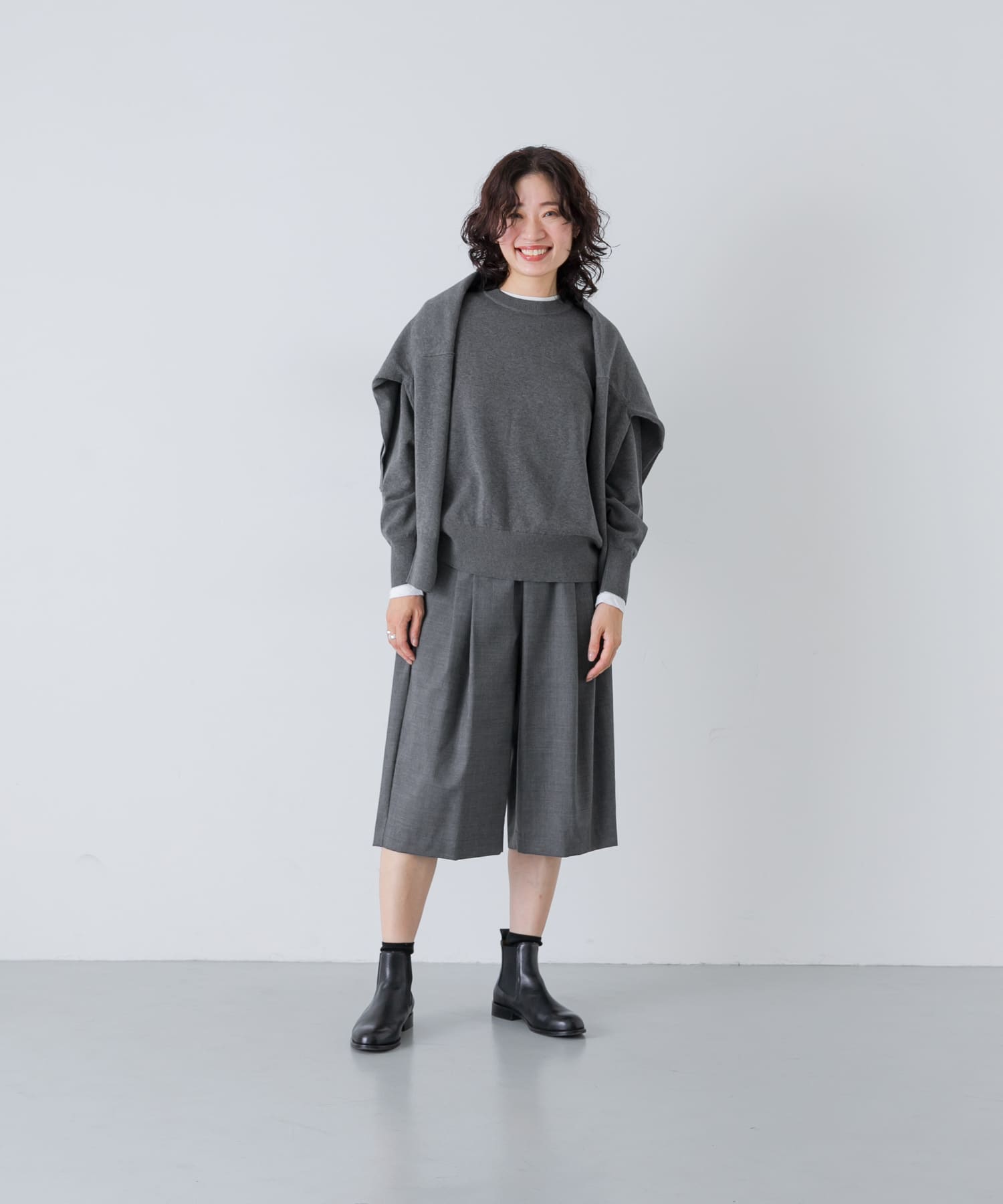 GRAY