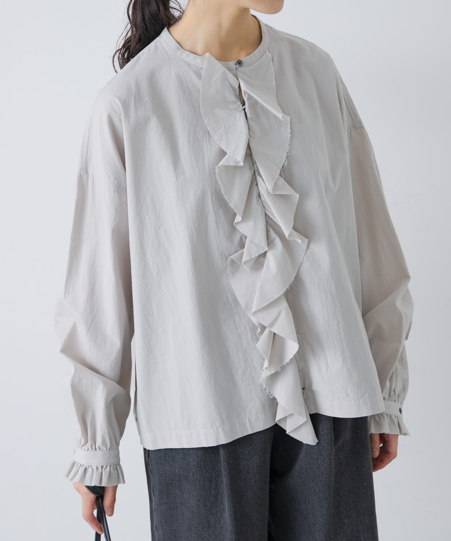 コットンフリルノーカラーシャツ(Free L/GRAY): トップス｜URBAN