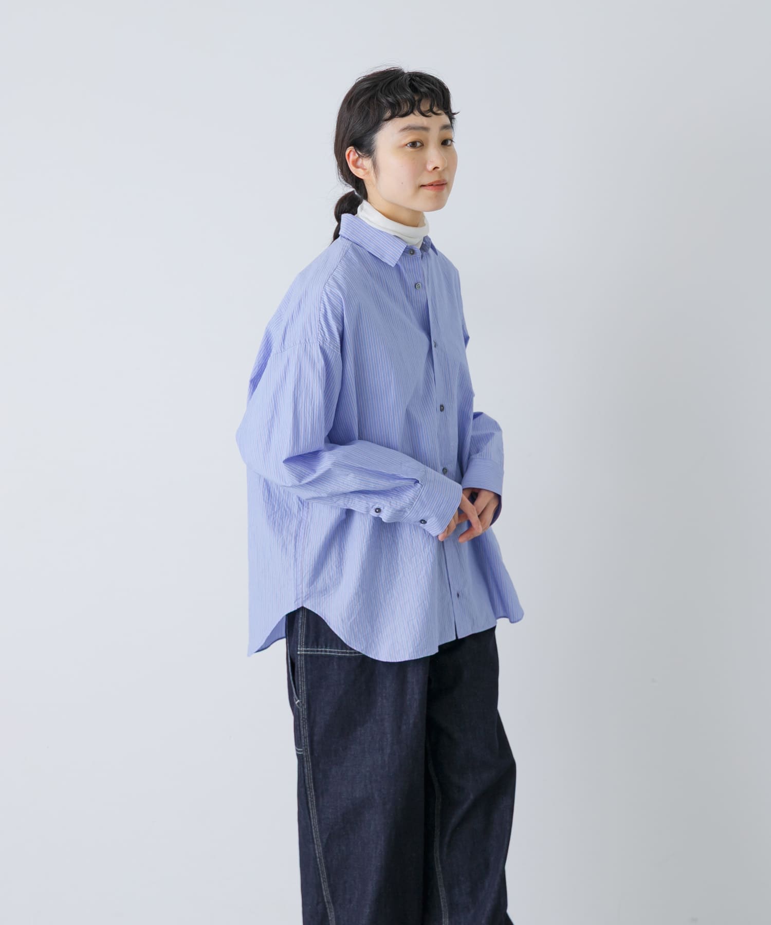 LIGHT BLUE