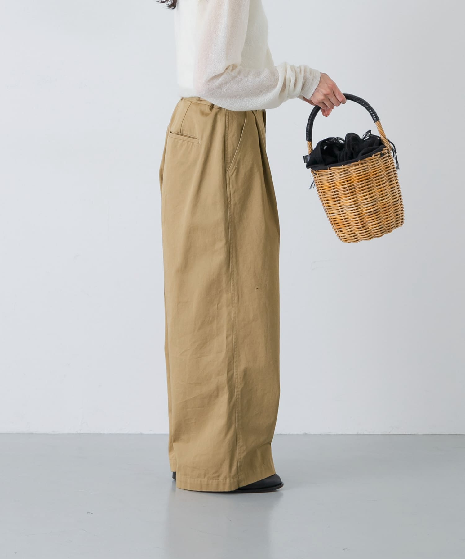 2サイズ展開』コットンワイドチノパンツ(0 BEIGE): ボトム｜URBAN