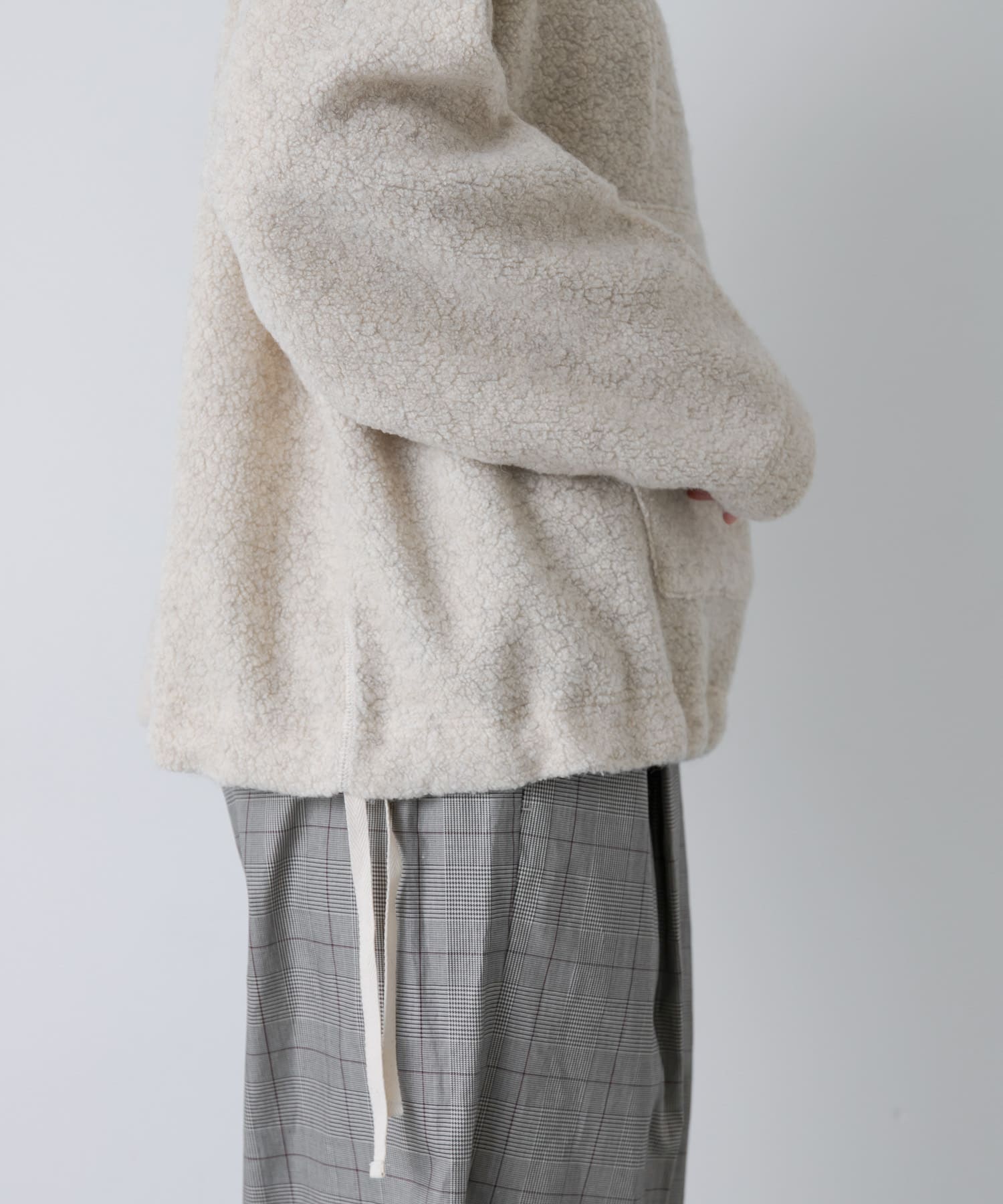 L/BEIGE