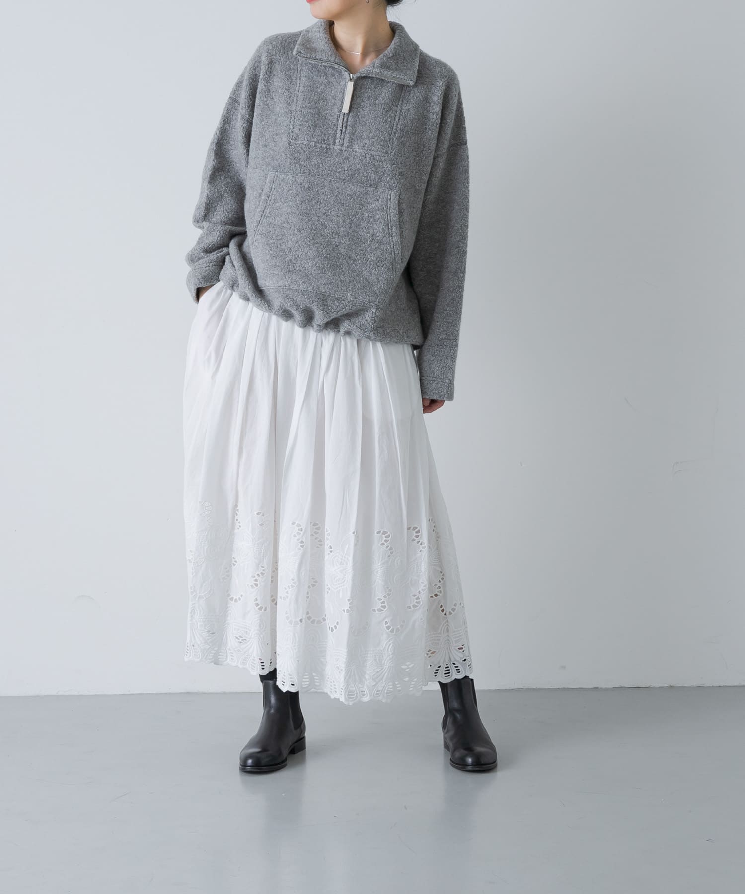GRAY