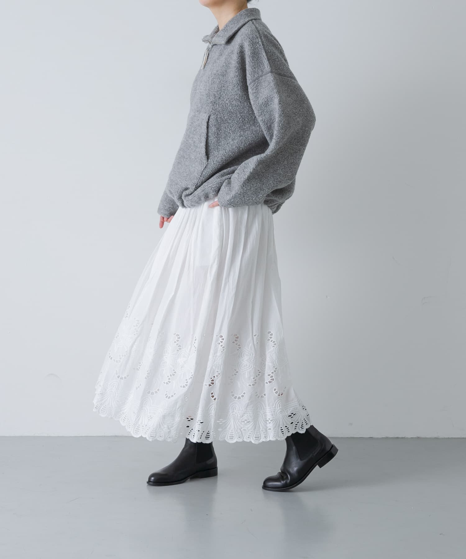 GRAY
