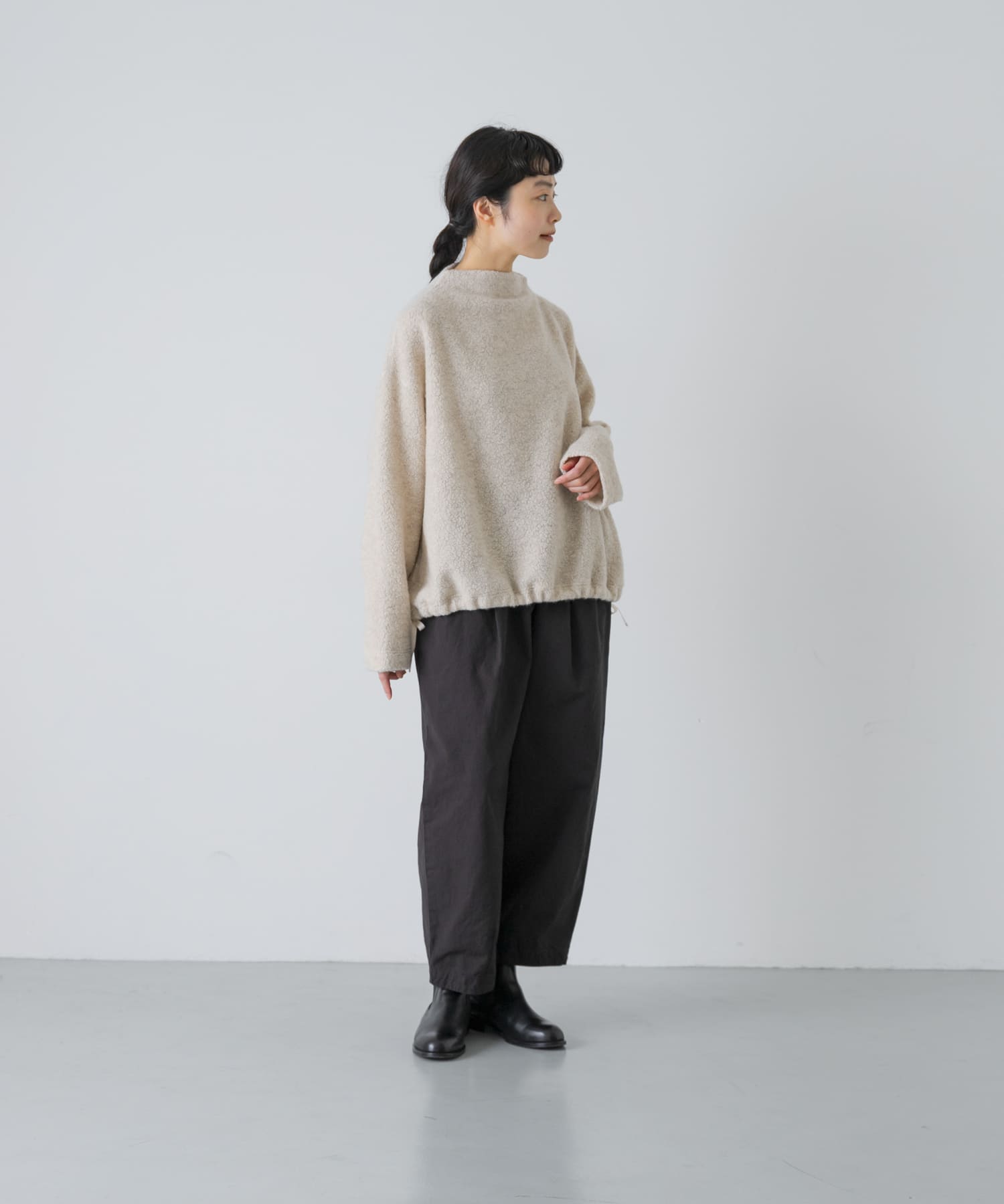 L/BEIGE