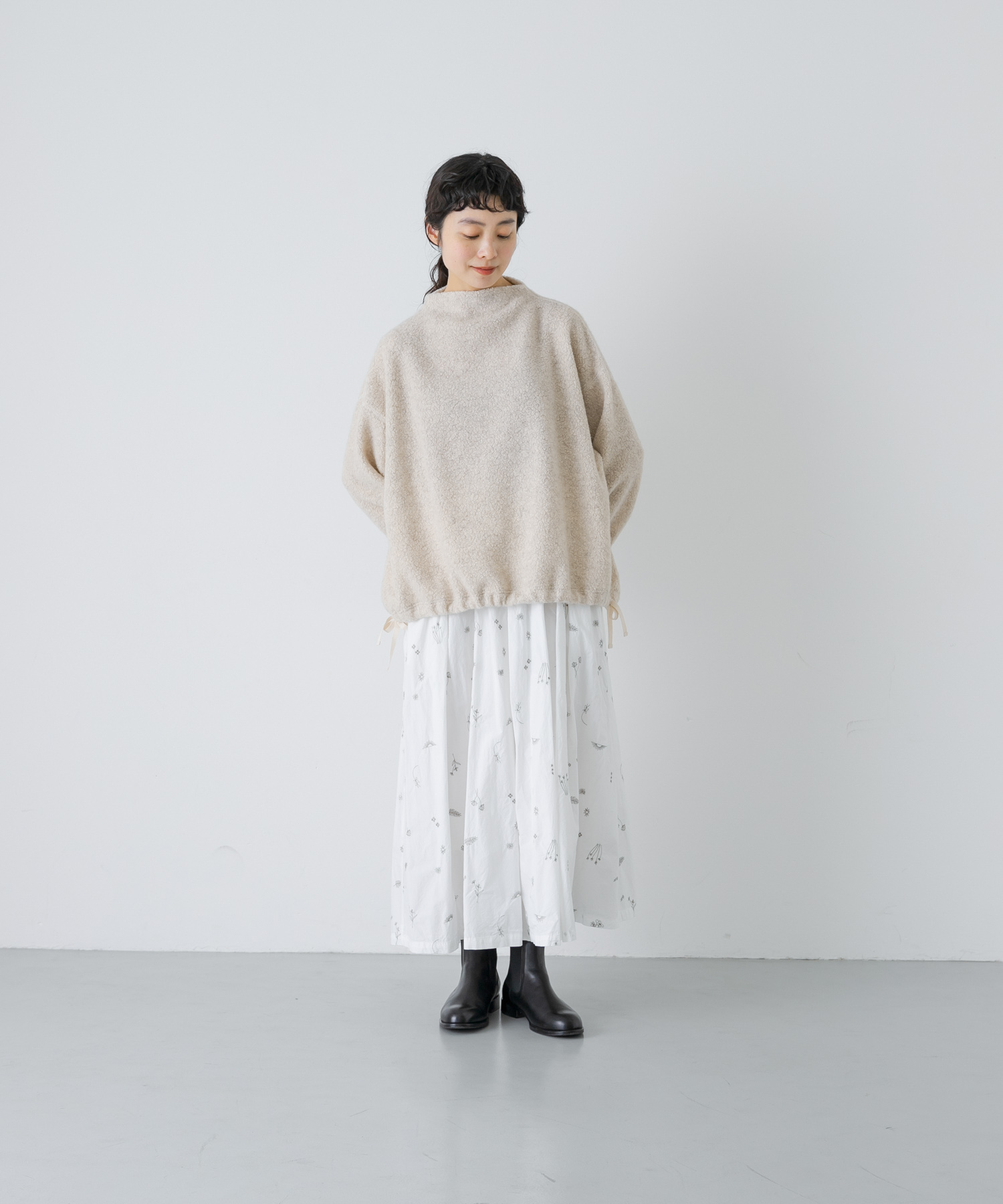 L/BEIGE
