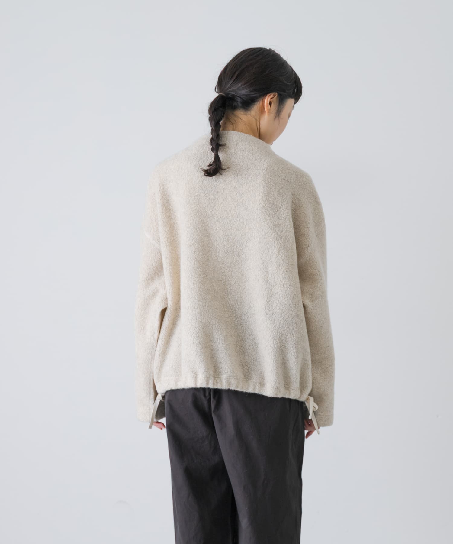L/BEIGE