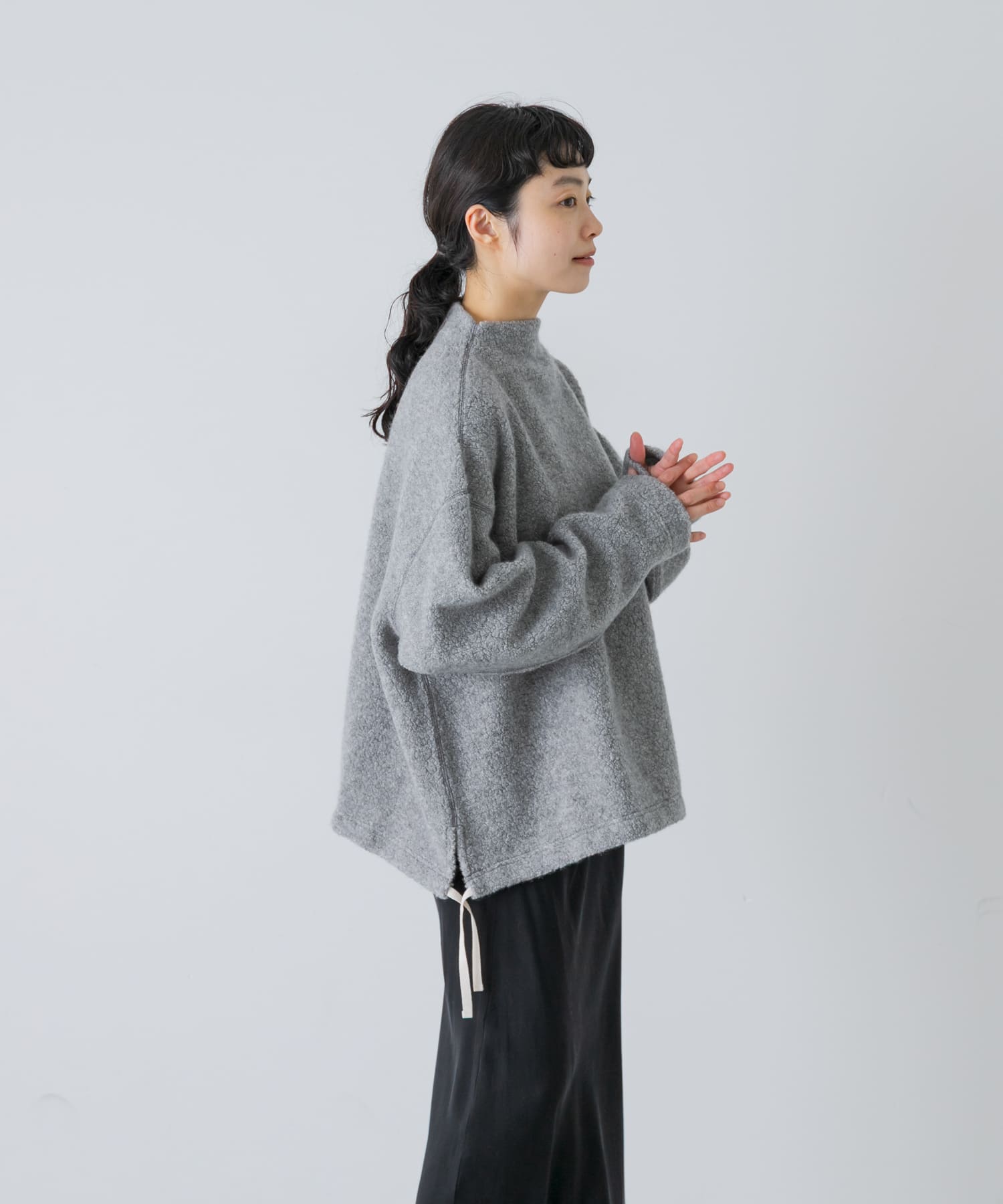GRAY