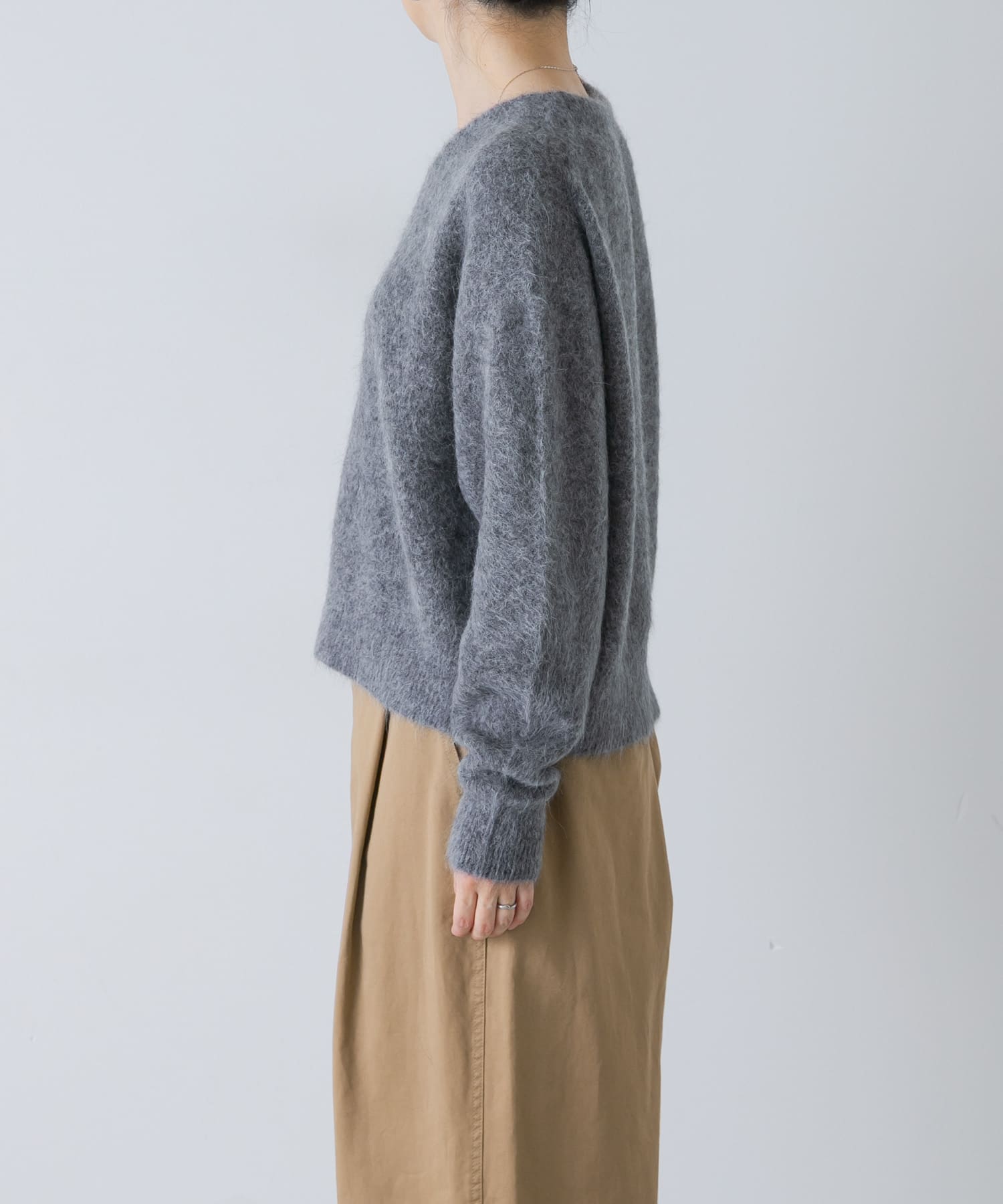 GRAY