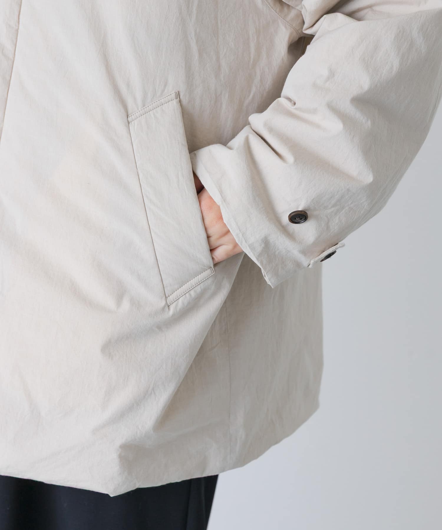 L/BEIGE