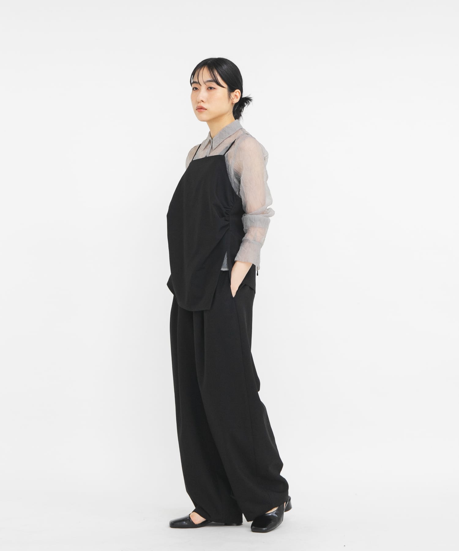 GRAY