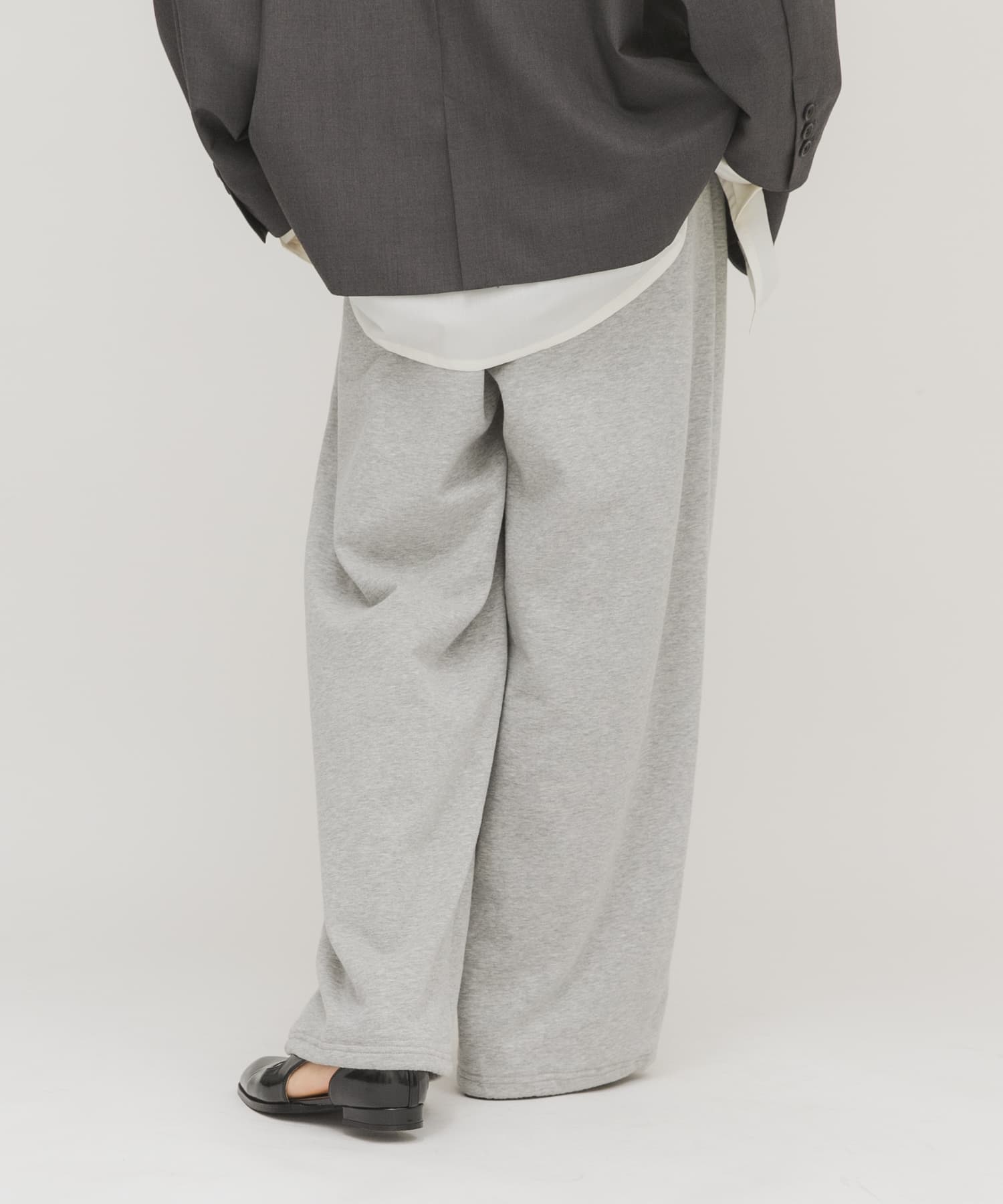 TOP GRAY