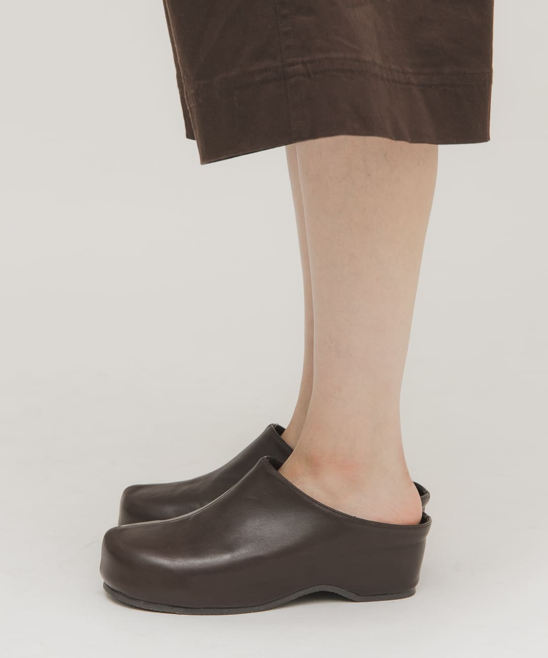 プラットフォームクロッグ