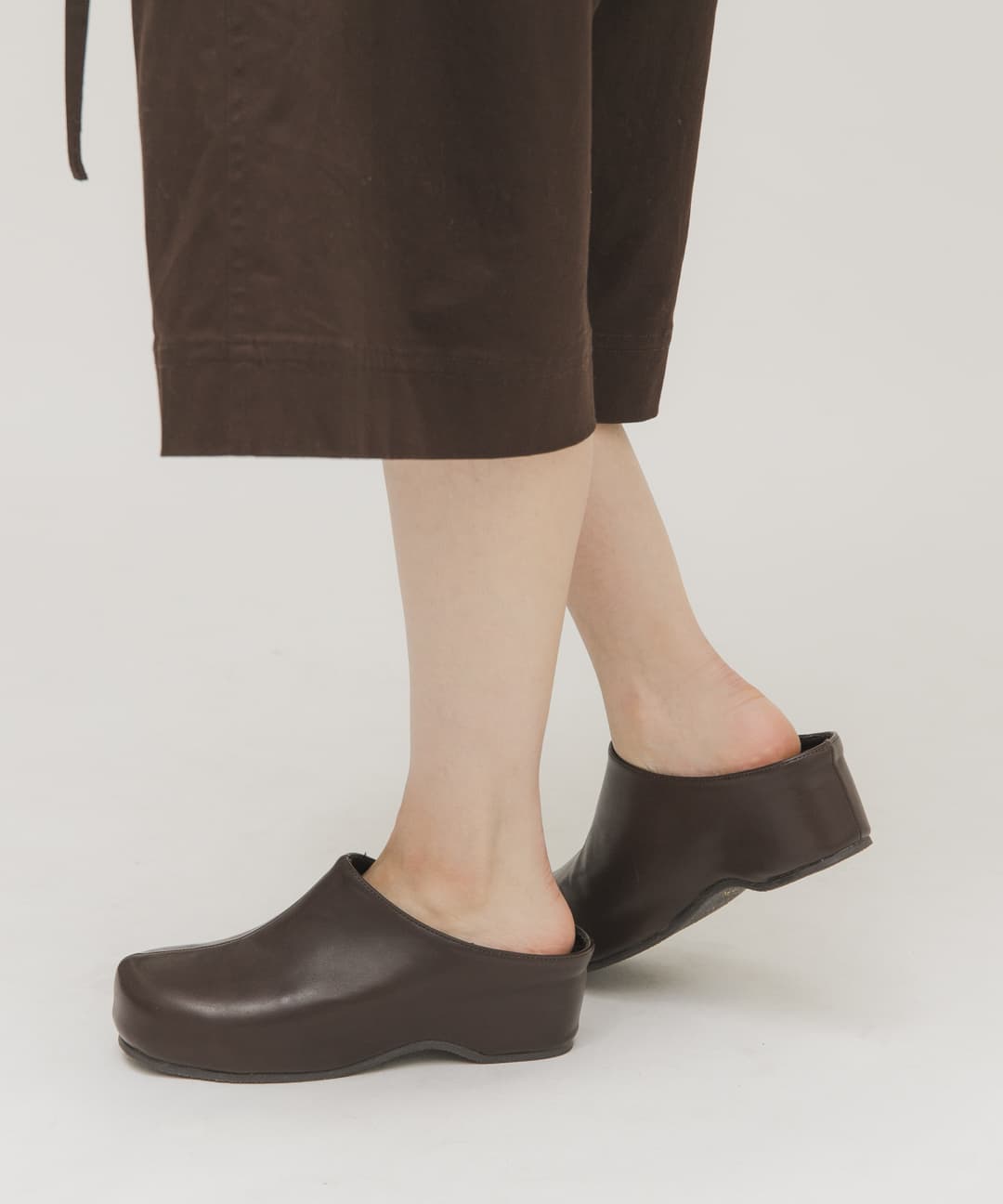 プラットフォームクロッグ BROWN 36