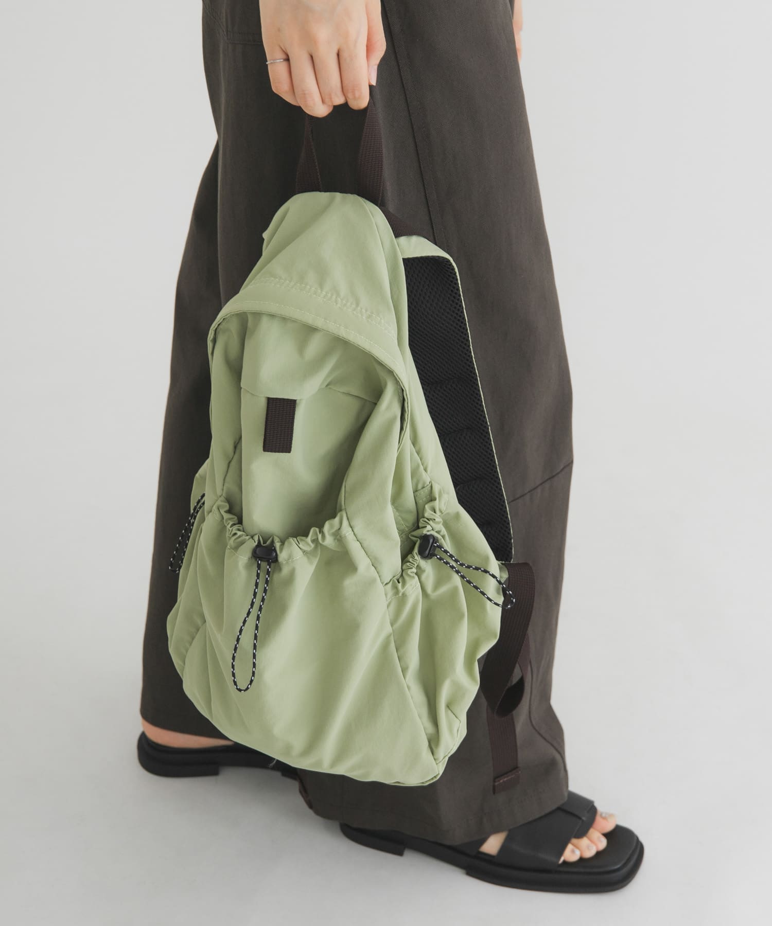 アウトポケットナイロンバックパック L.KHAKI One