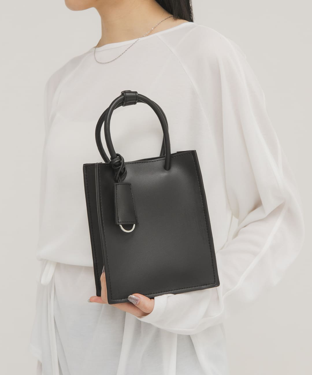チャーム付きスクエアミニBAG(One BLACK): バッグ｜URBAN RESEARCH公式