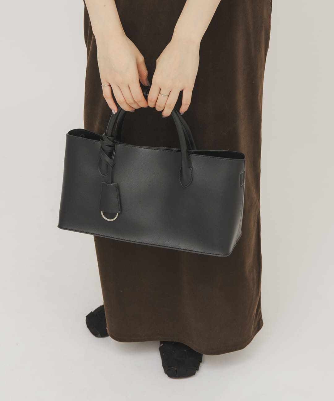 チャーム付きワイドボックスBAG