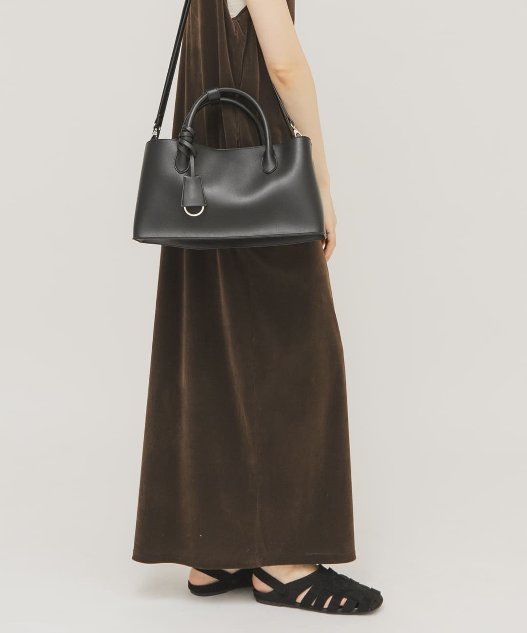 チャーム付きワイドボックスBAG BLACK One