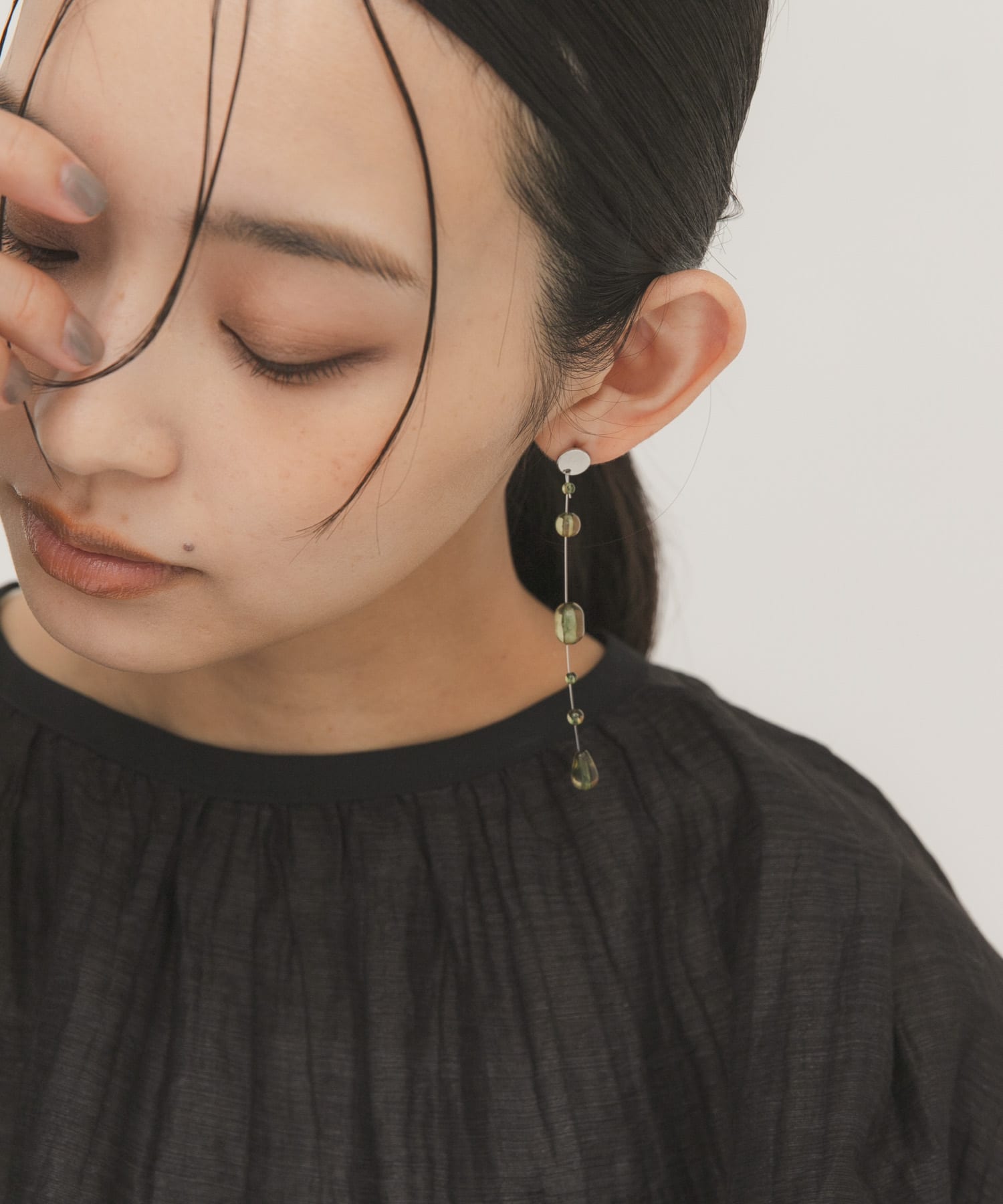 シズクピアス KHAKI One