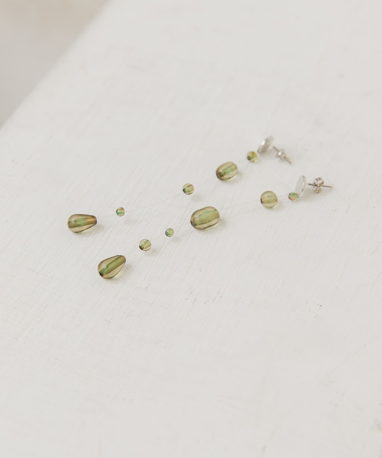 シズクピアス KHAKI One