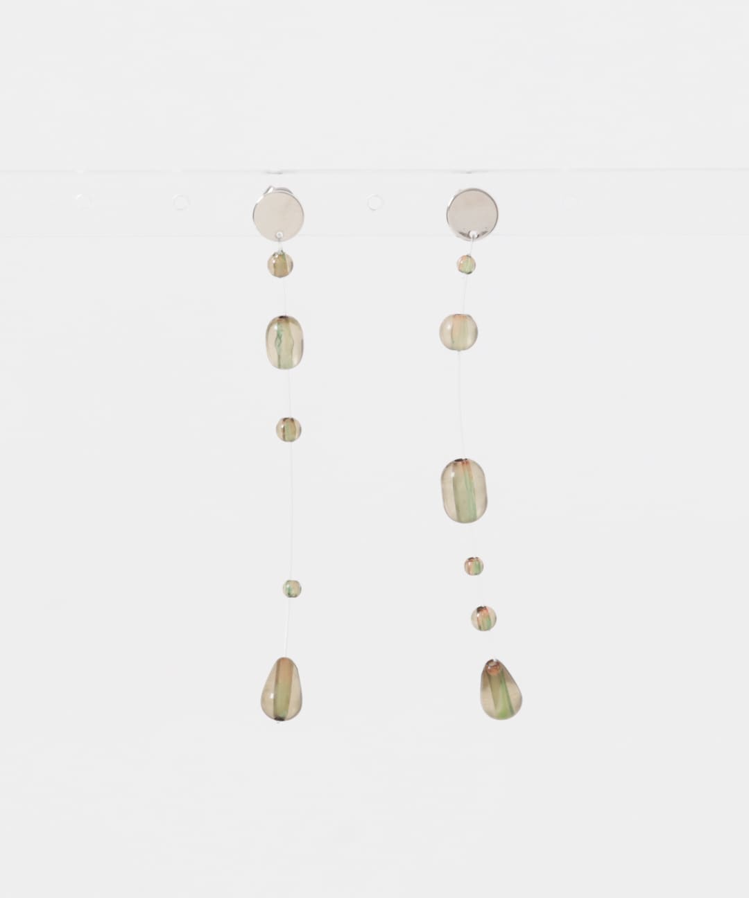 シズクピアス KHAKI One