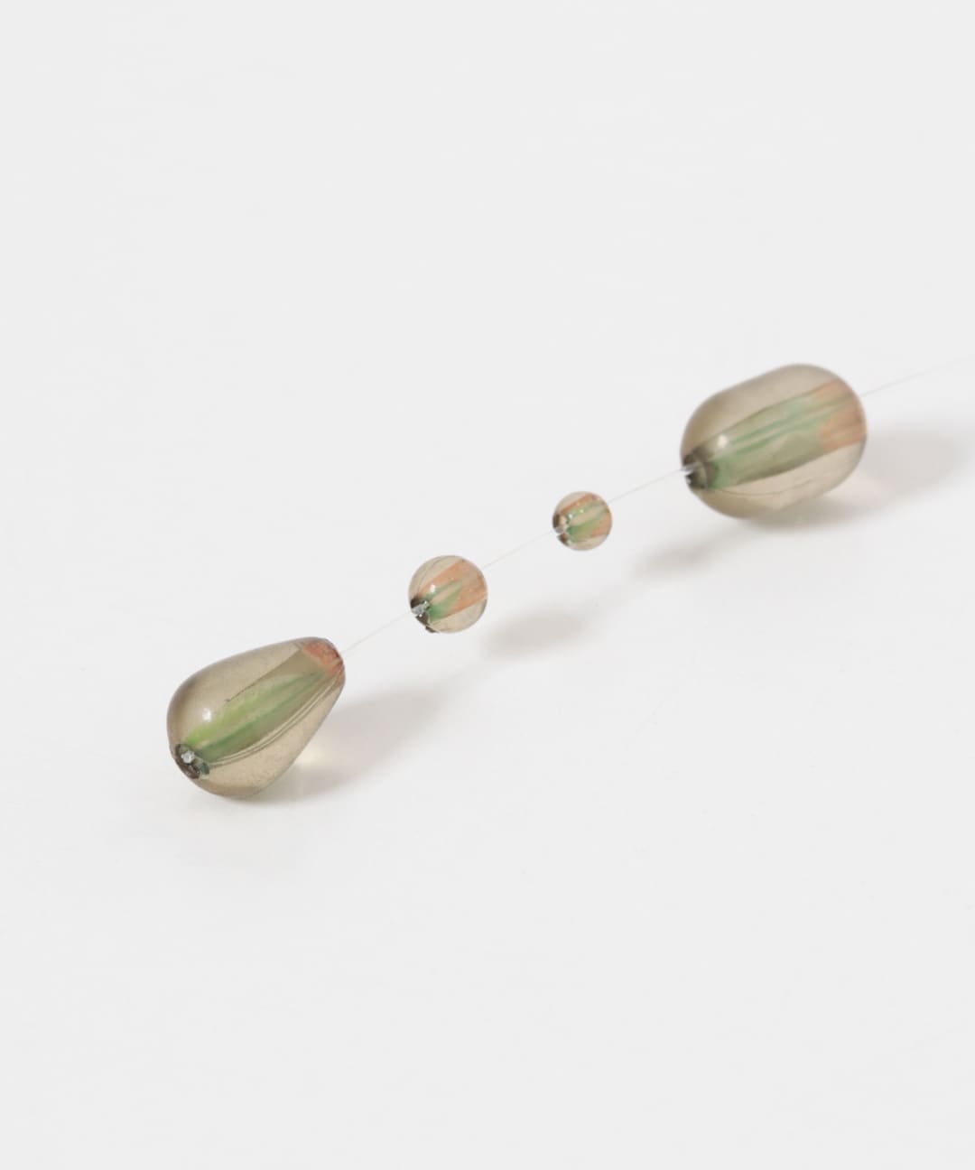 シズクピアス KHAKI One