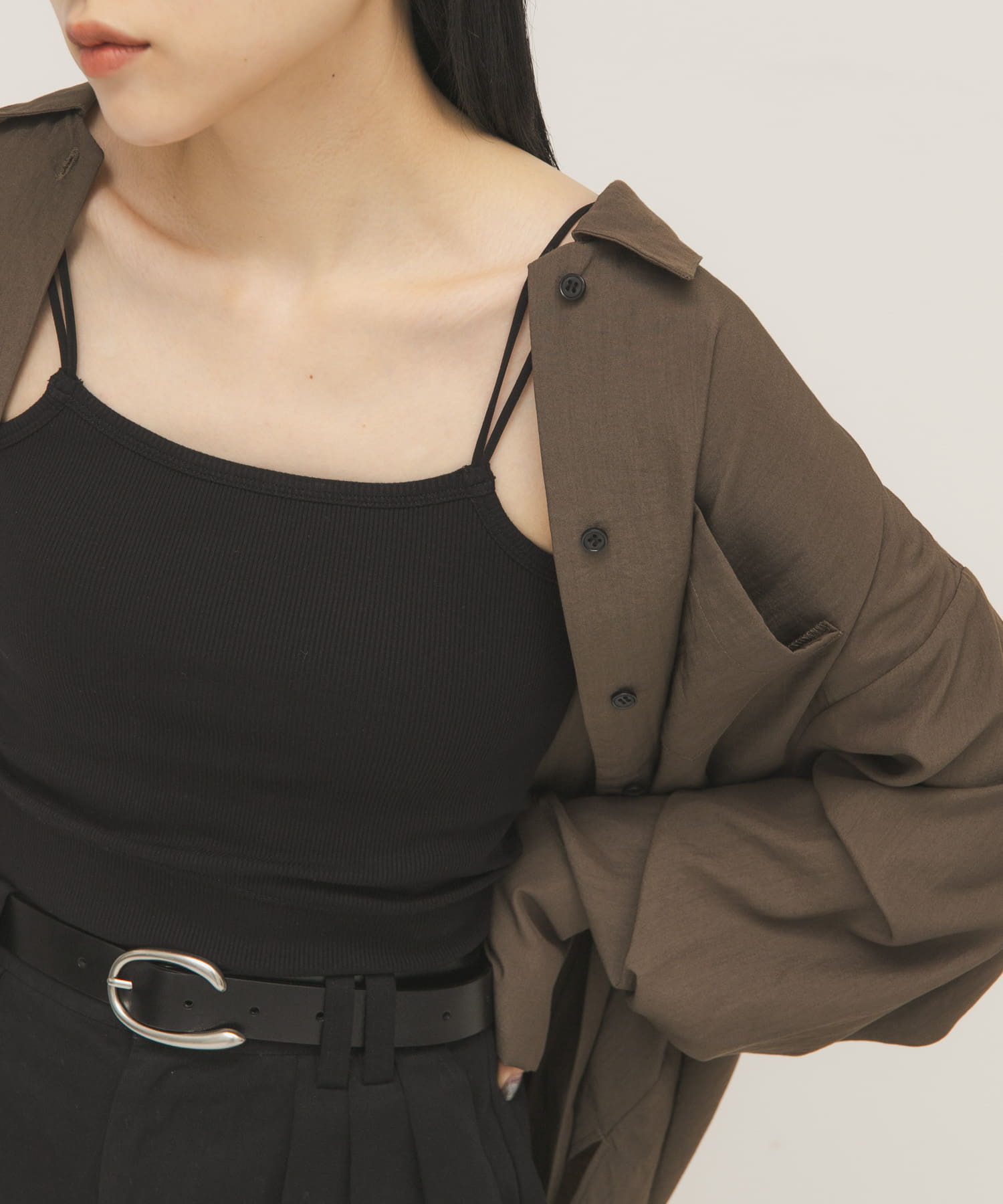 ダブルストラップクロップドキャミソール(One BLACK): トップス｜URBAN