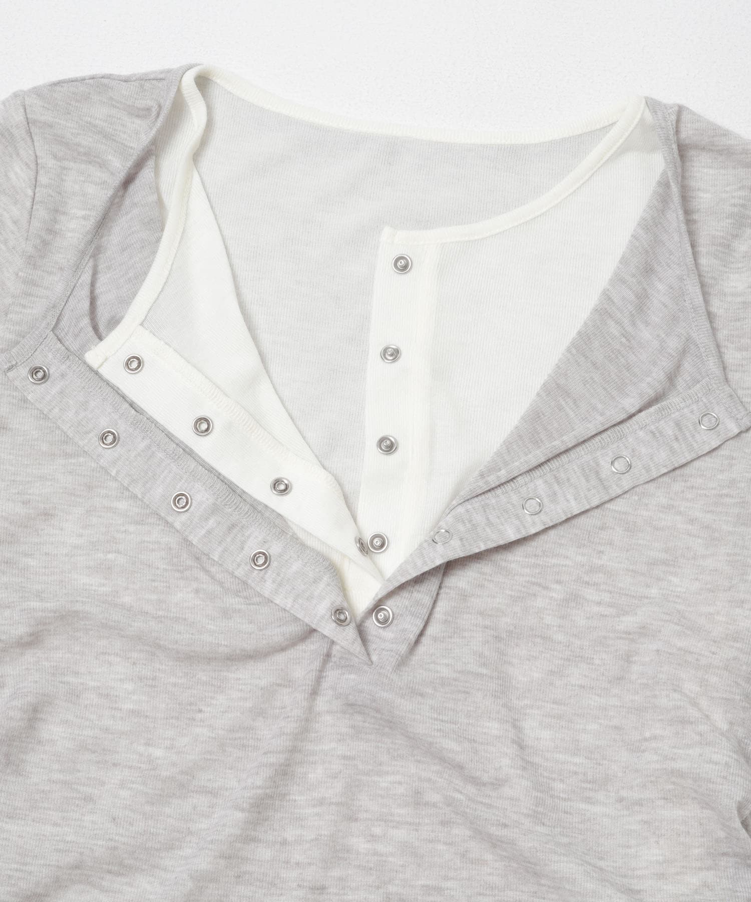 バイカラーヘンリーネックTEE GRAY×OFF One