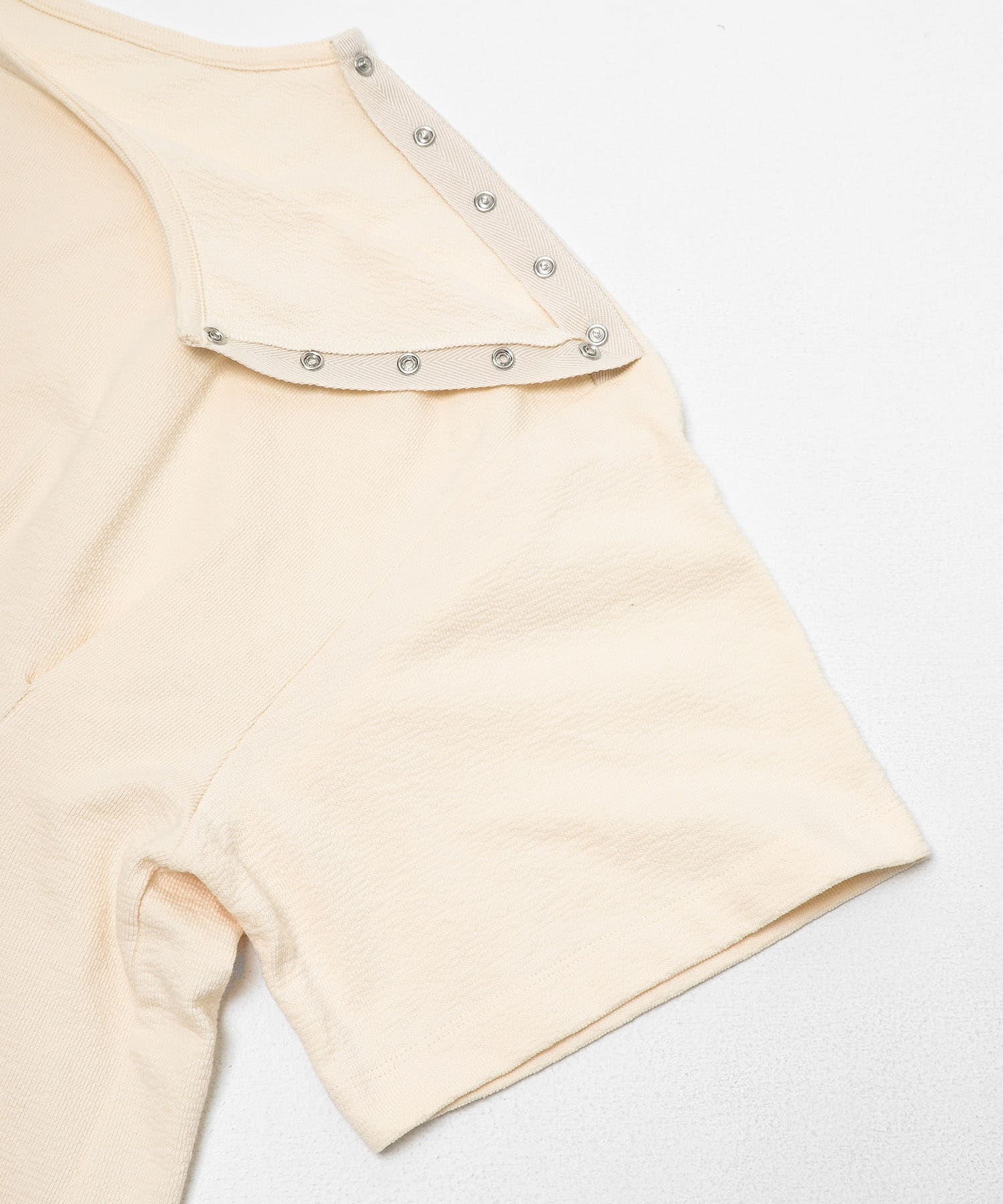 スナップショルダールーズTEE IVORY One