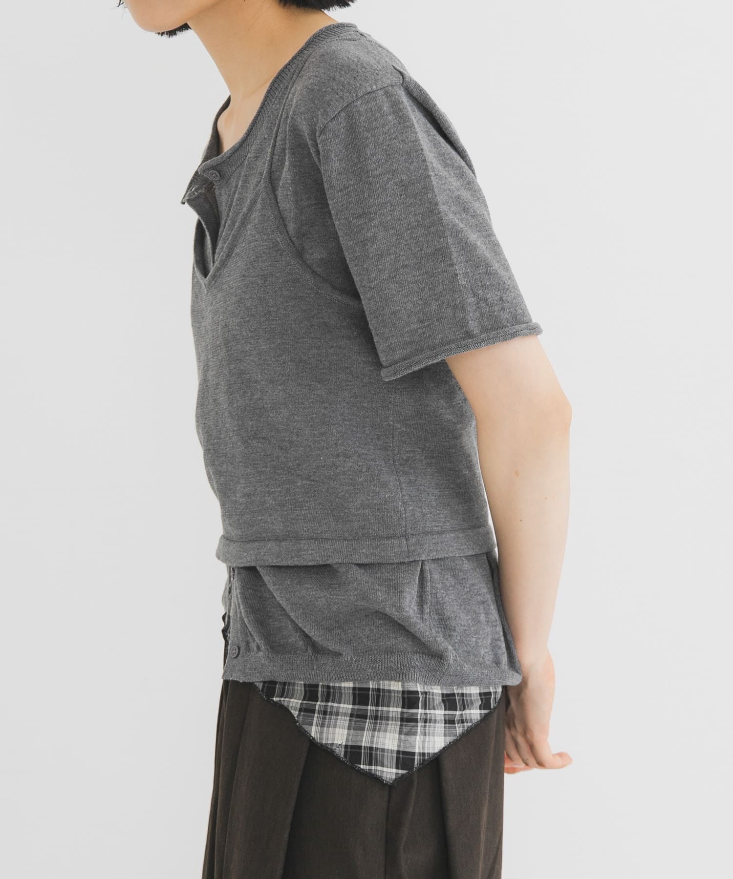 GRAY
