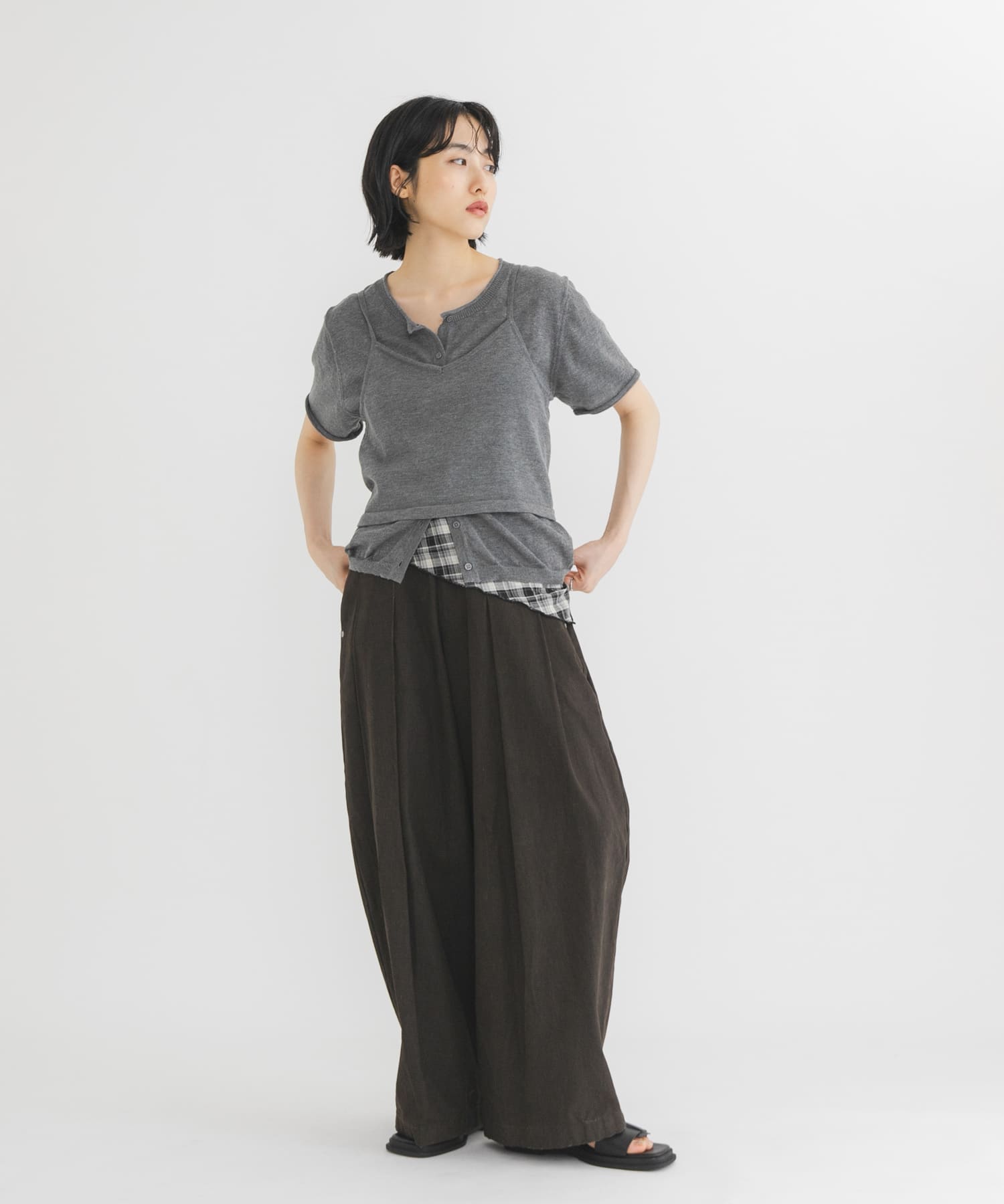 GRAY