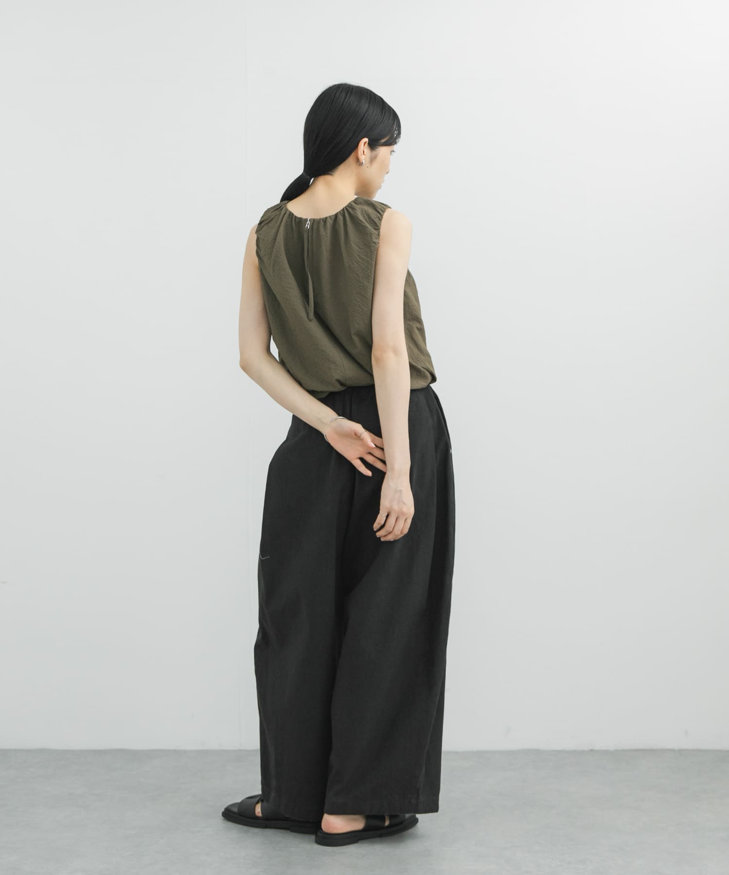 KHAKI