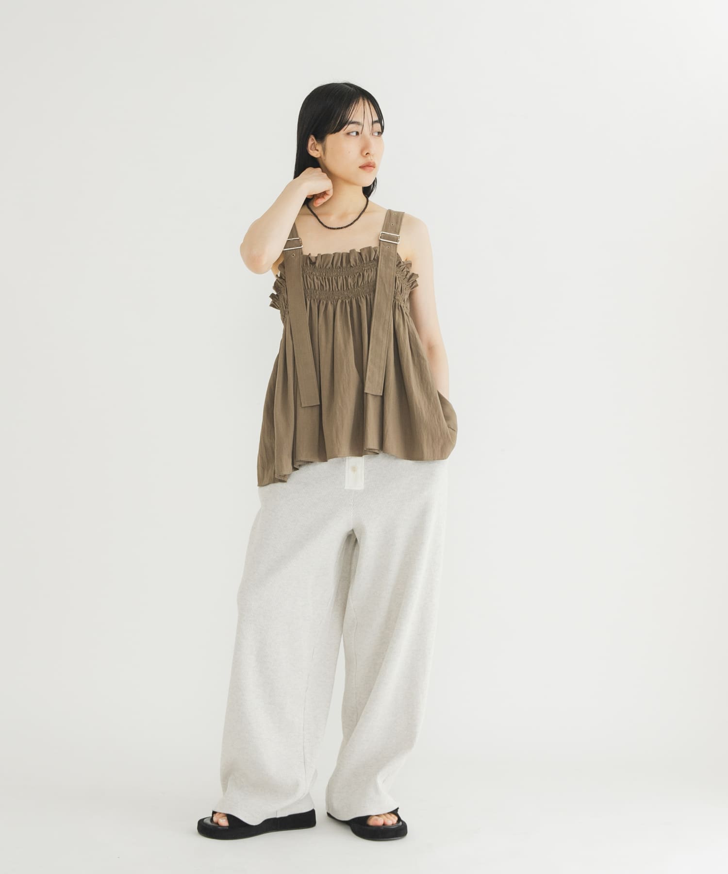 身長 : 163cm サイズ : one