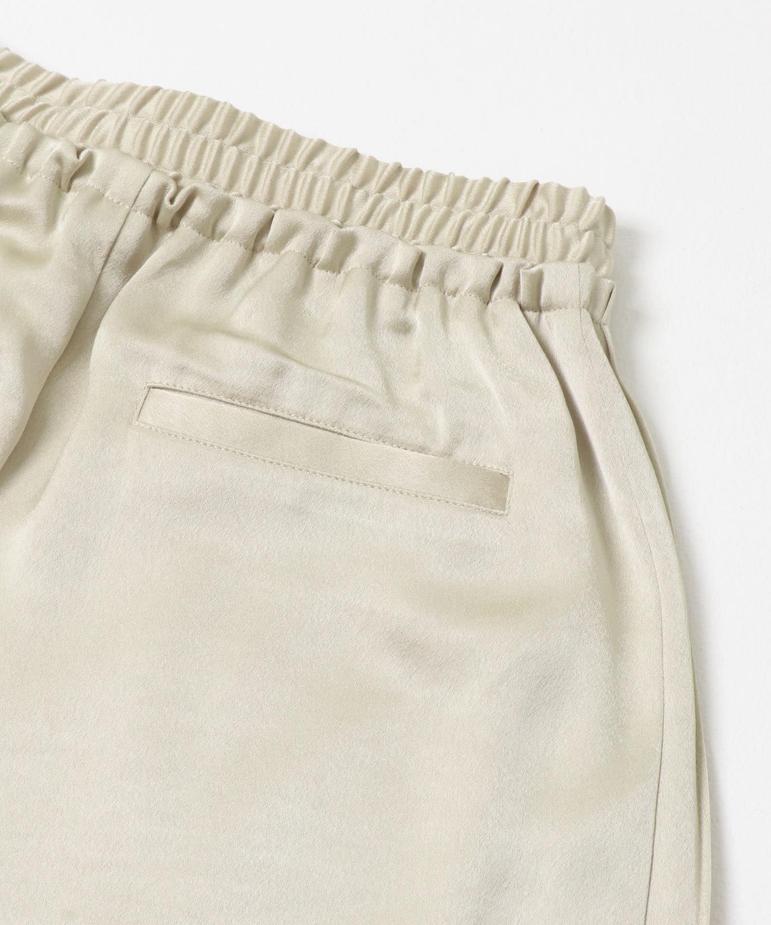 タックラインイージーサテンパンツ BEIGE One