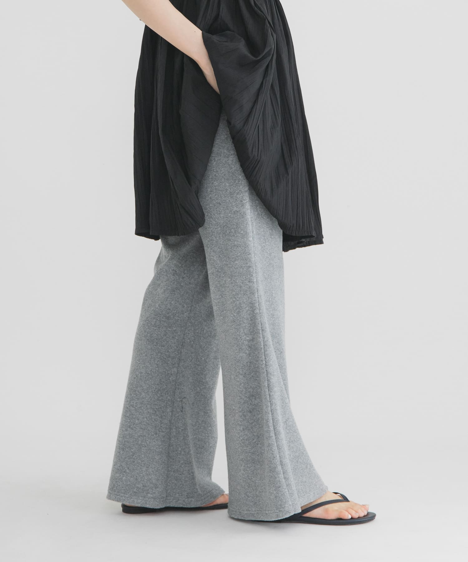 TOP GRAY